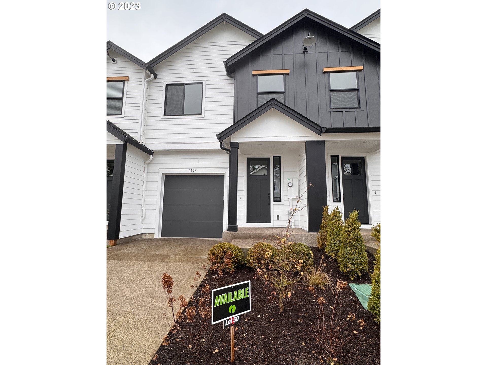 1137 Senna LN 50