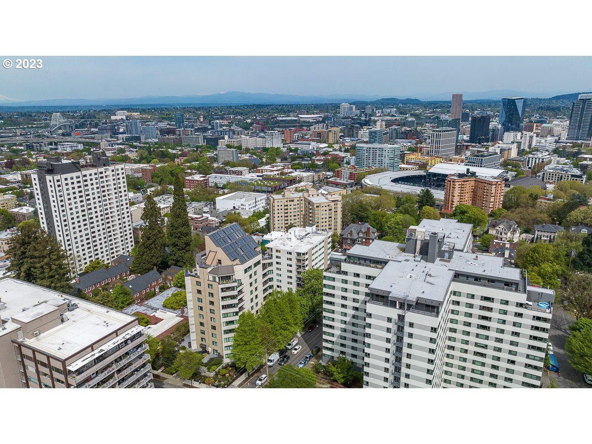 2211 SW PARK PL Unit: 1003