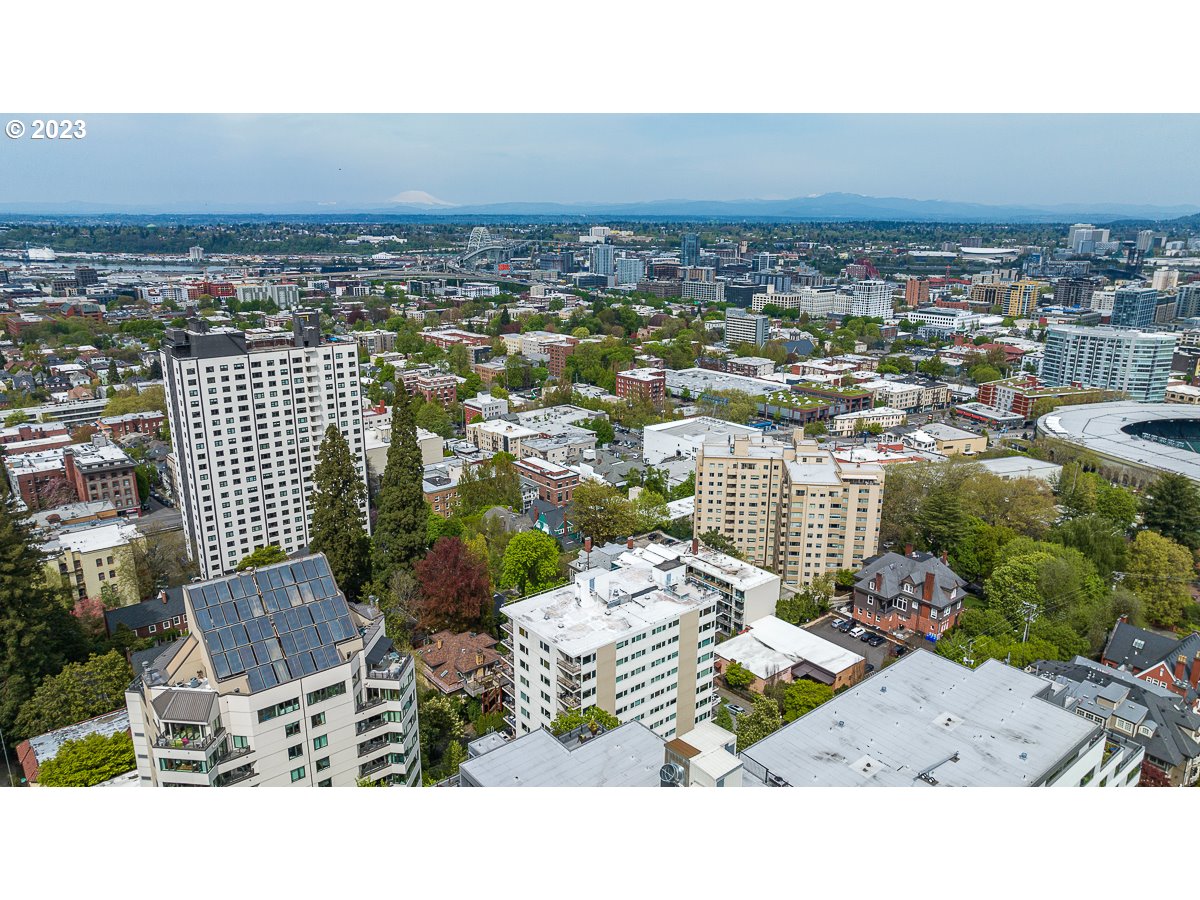 2211 SW PARK PL Unit: 1003