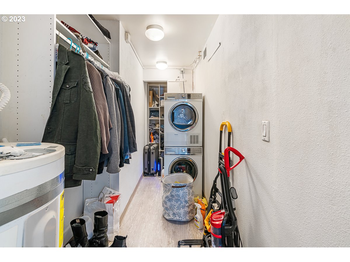 2211 SW PARK PL Unit: 1003