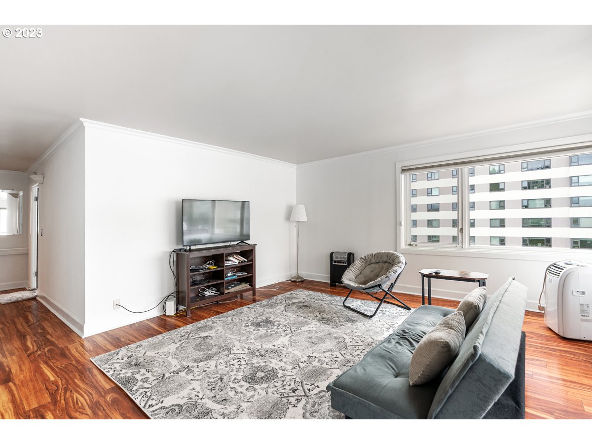 2211 SW PARK PL Unit: 1003