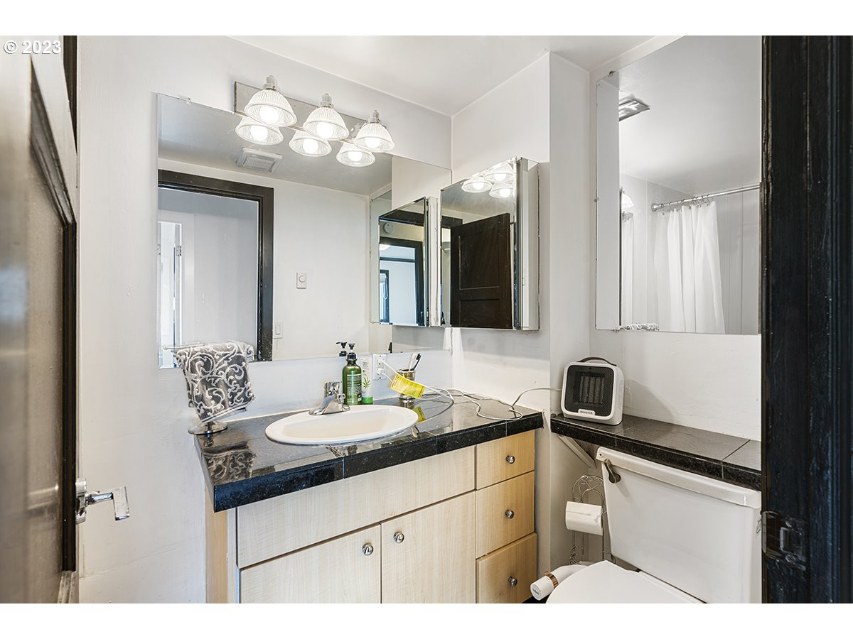 2211 SW PARK PL Unit: 1003