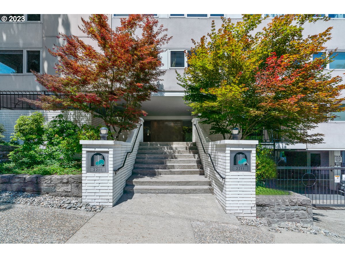 2211 SW PARK PL Unit: 1003