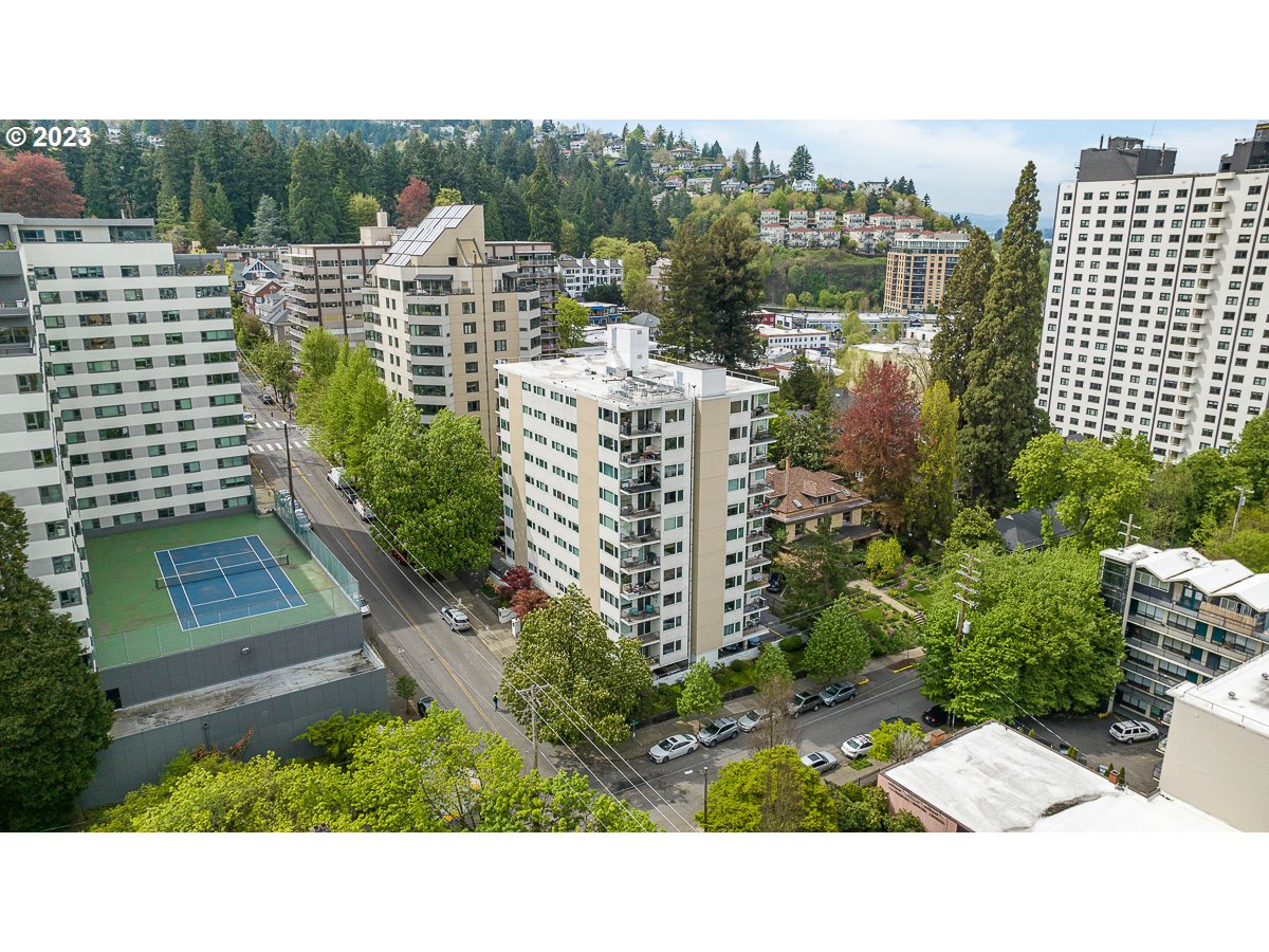 2211 SW PARK PL Unit: 1003