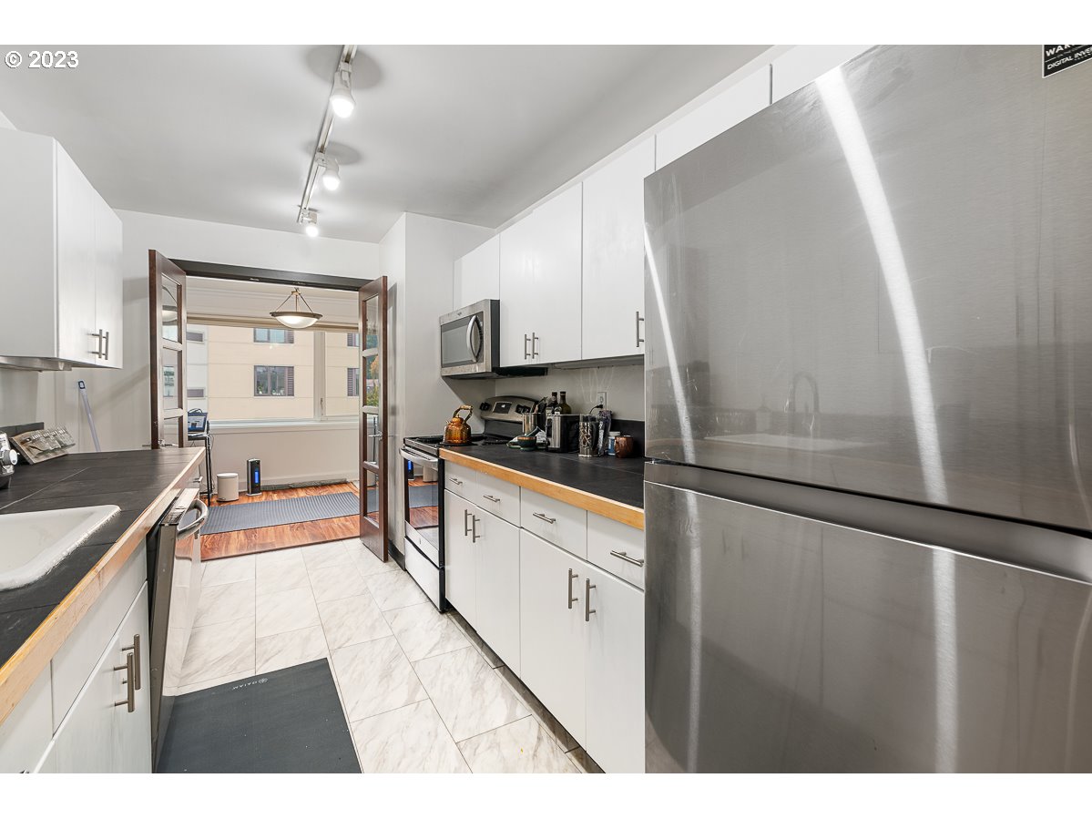 2211 SW PARK PL Unit: 1003