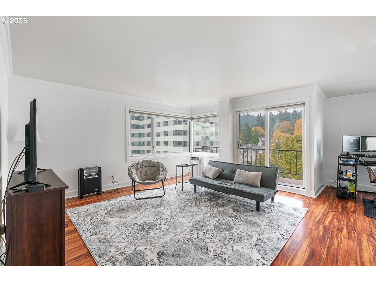 2211 SW PARK PL Unit: 1003