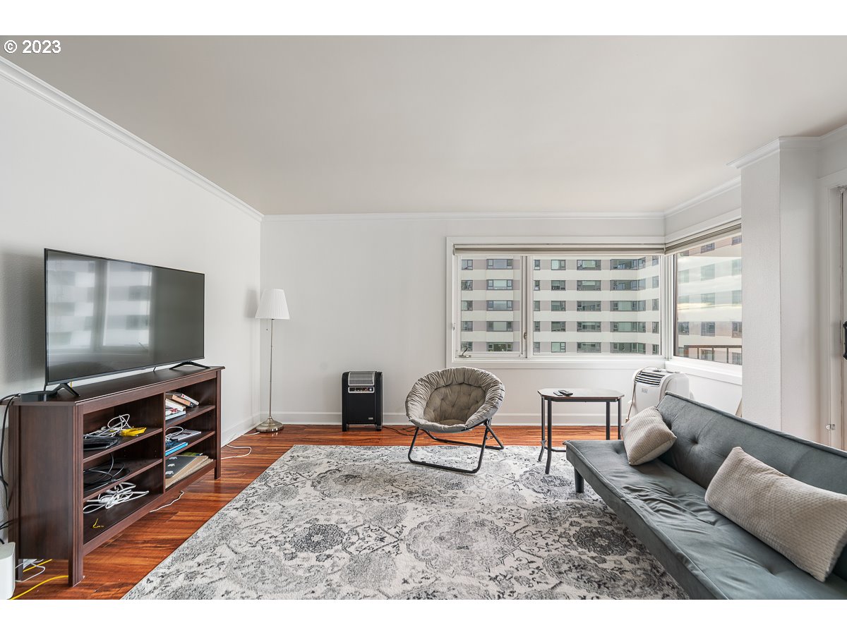 2211 SW PARK PL Unit: 1003
