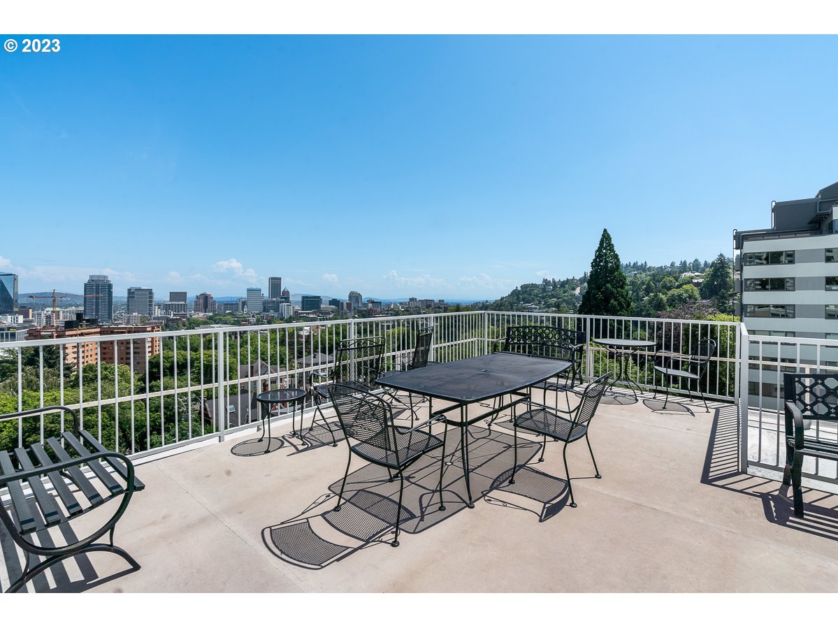 2211 SW PARK PL Unit: 1003