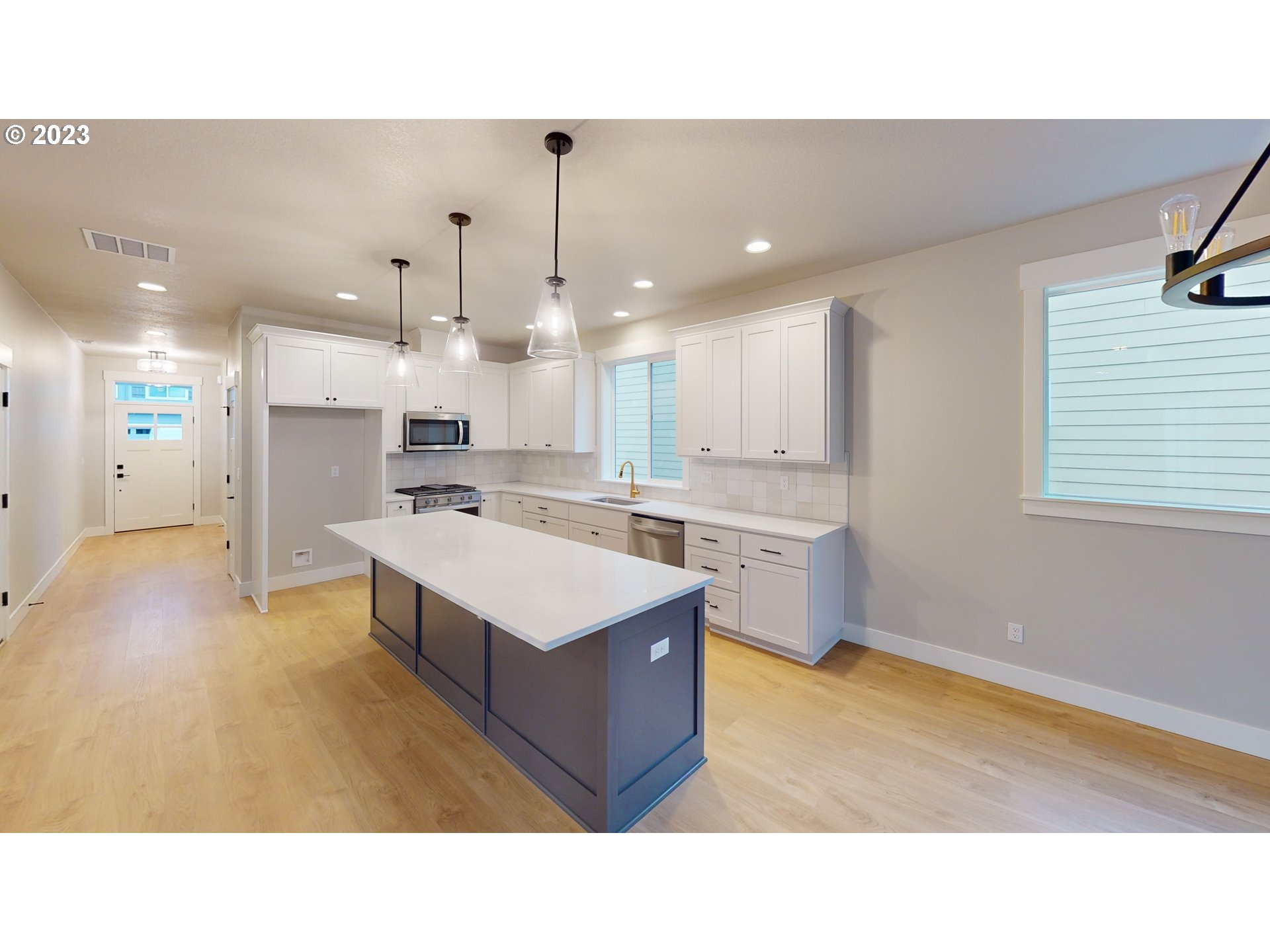 1013 NE 17TH AVE L 12