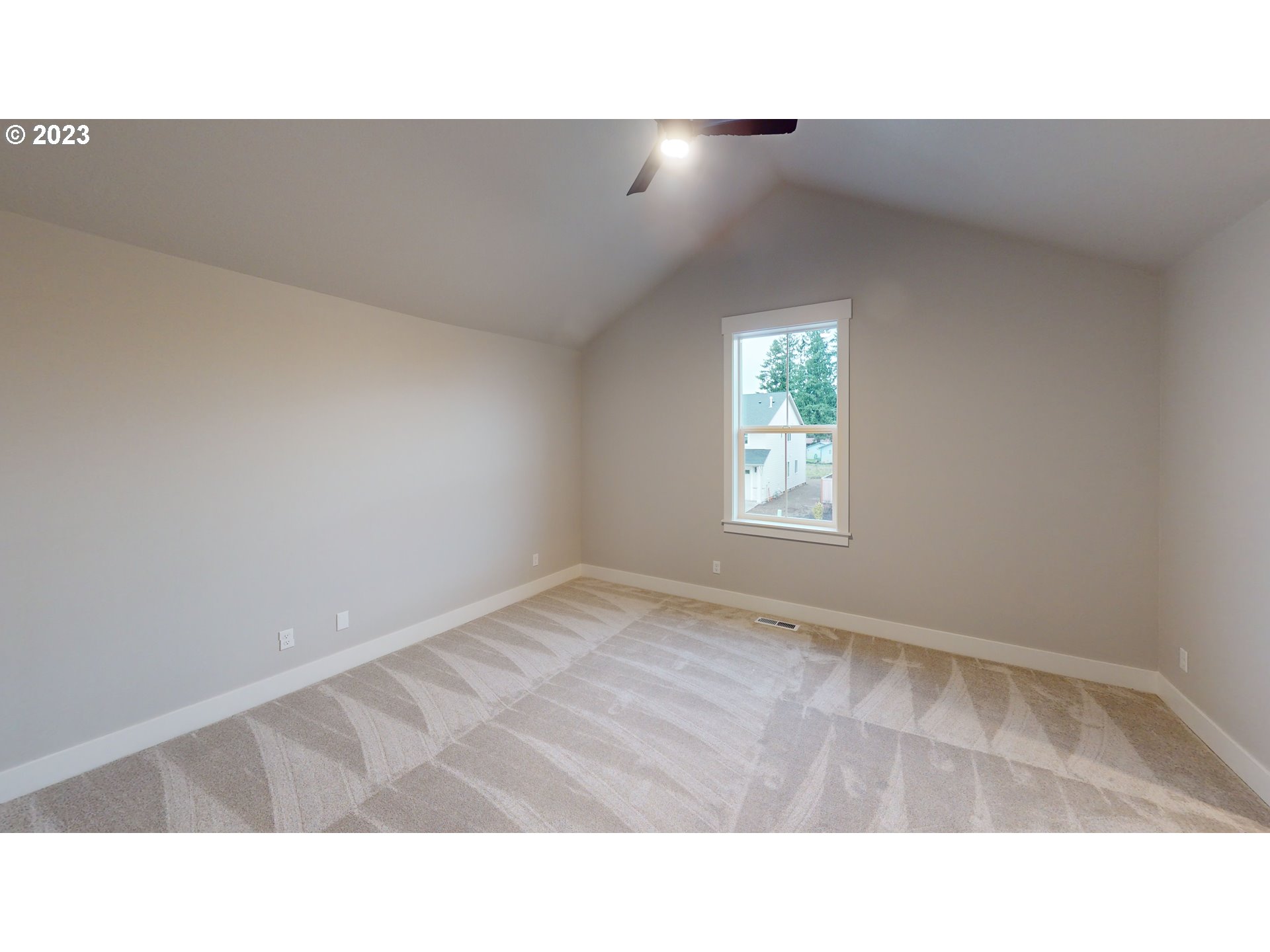 1013 NE 17TH AVE L 12