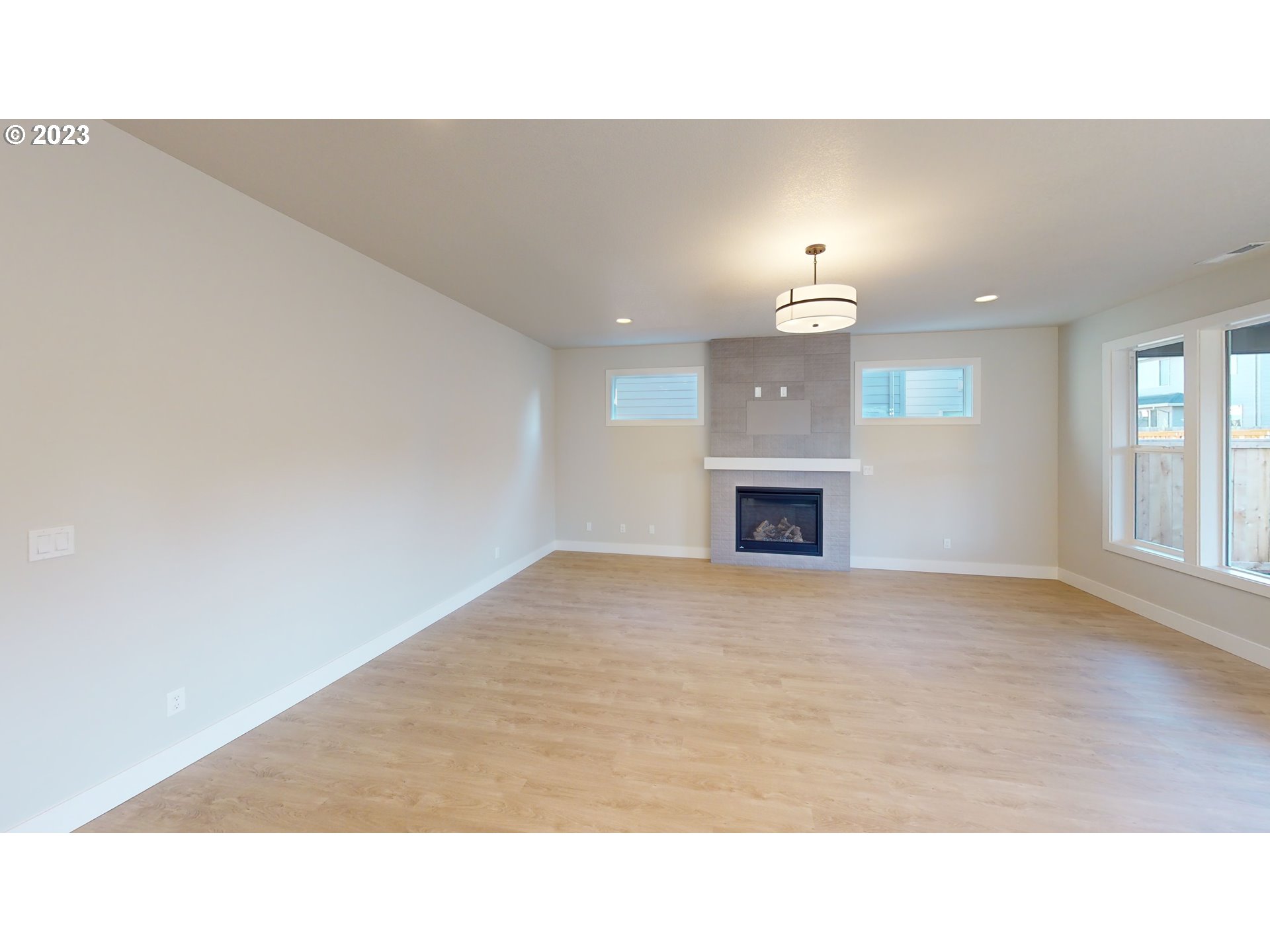 1001 NE 17TH AVE L 9