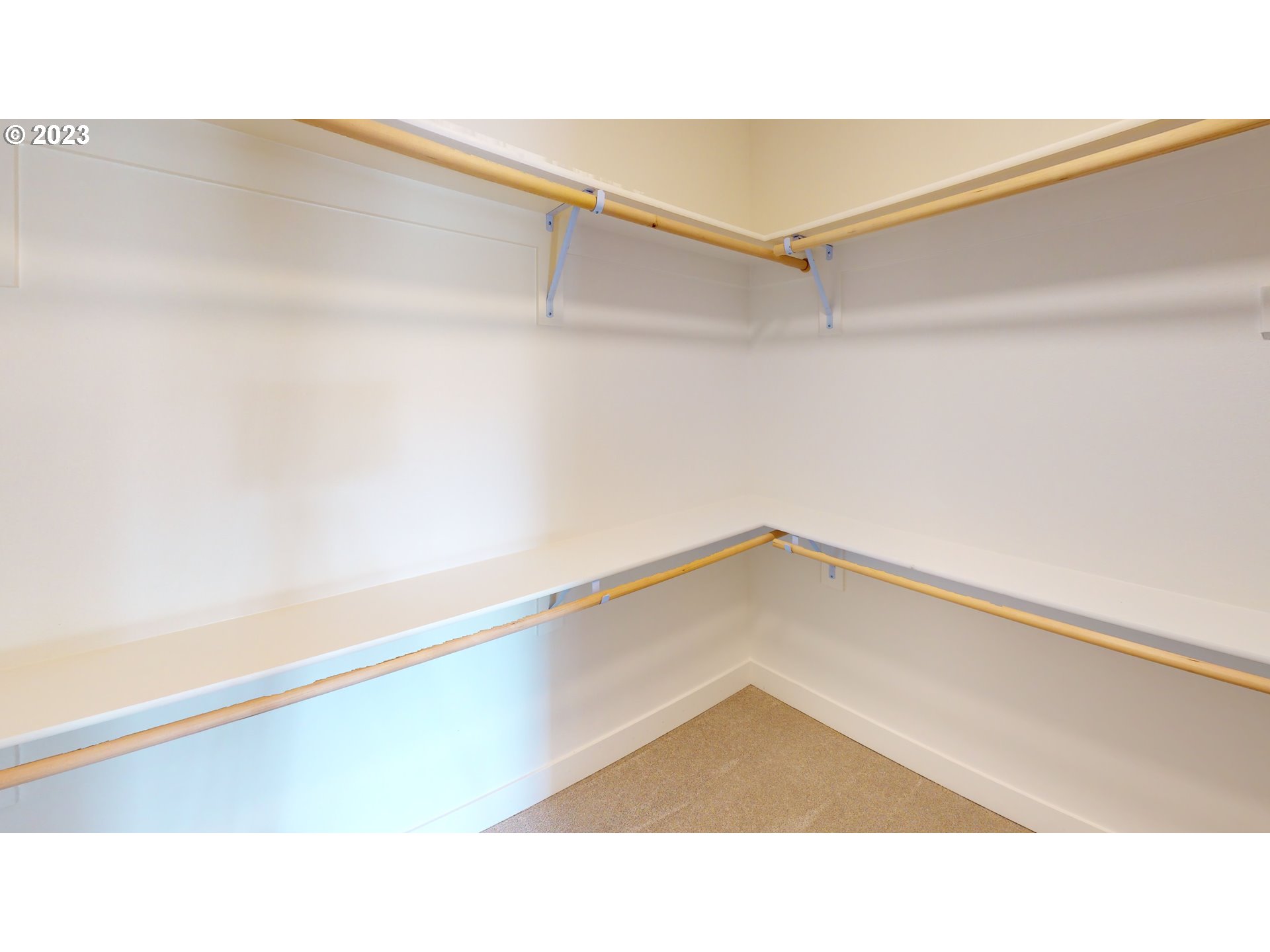 1001 NE 17TH AVE L 9