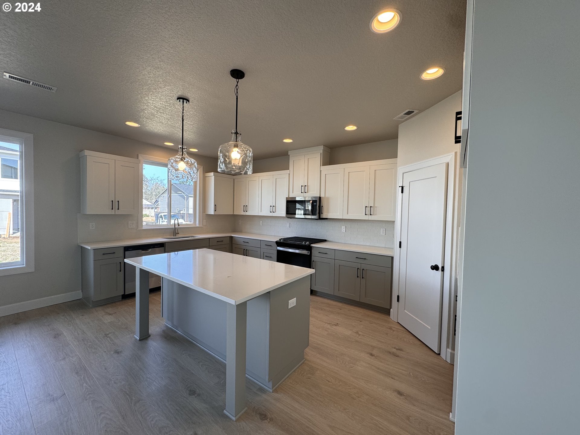 924 NE 17th AVE L 33