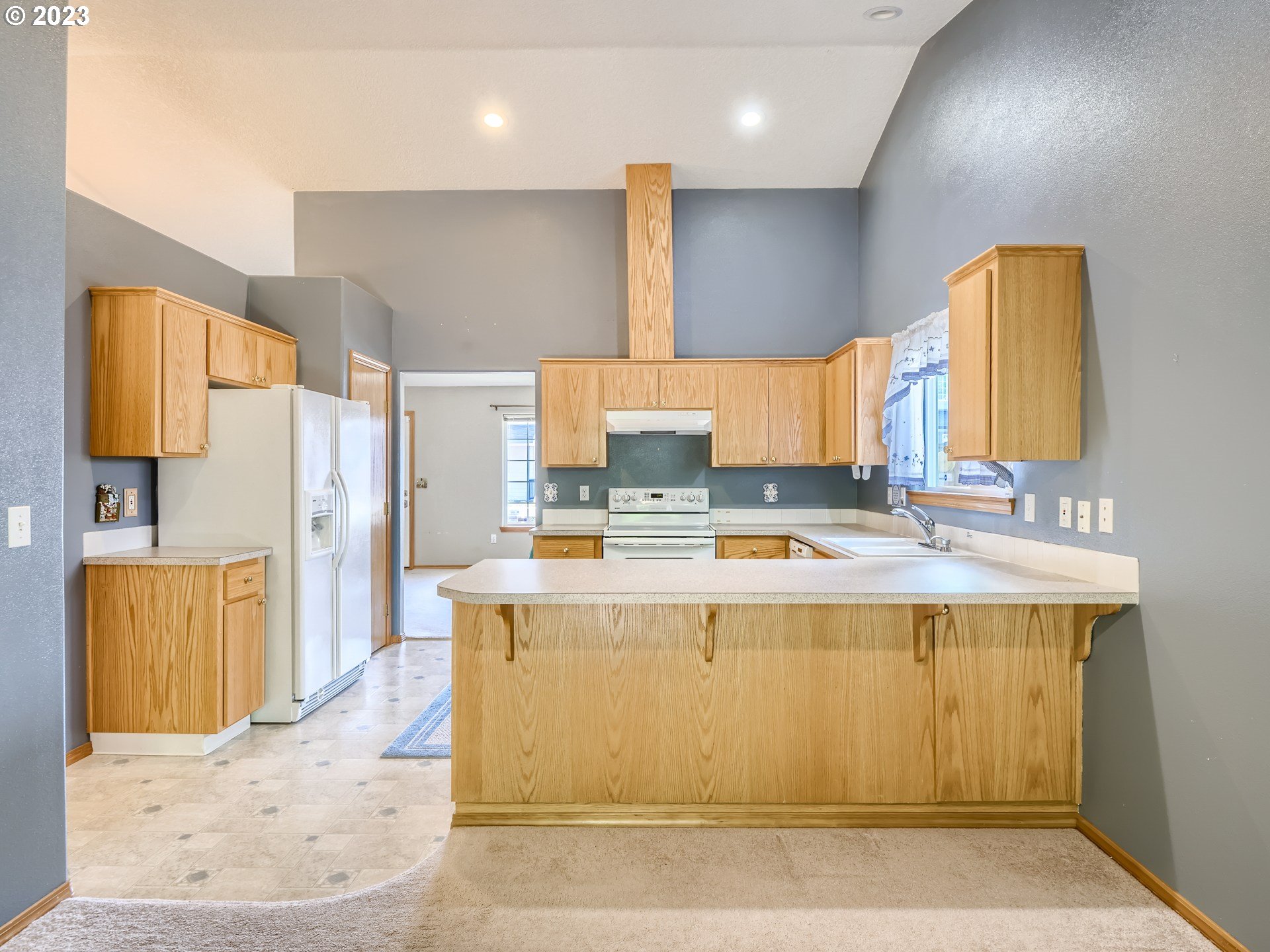 1112 SW IVORY LOOP