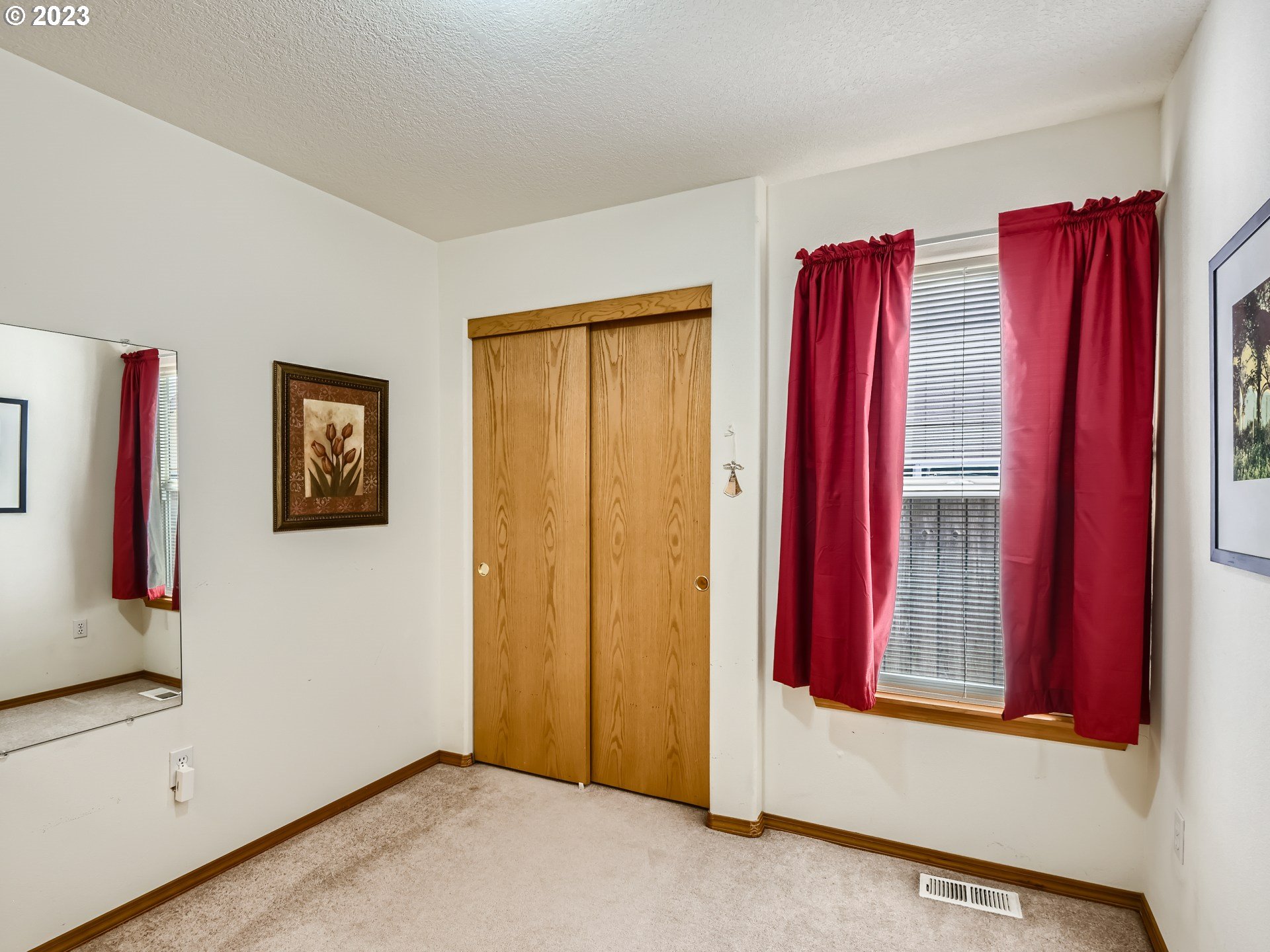 1112 SW IVORY LOOP