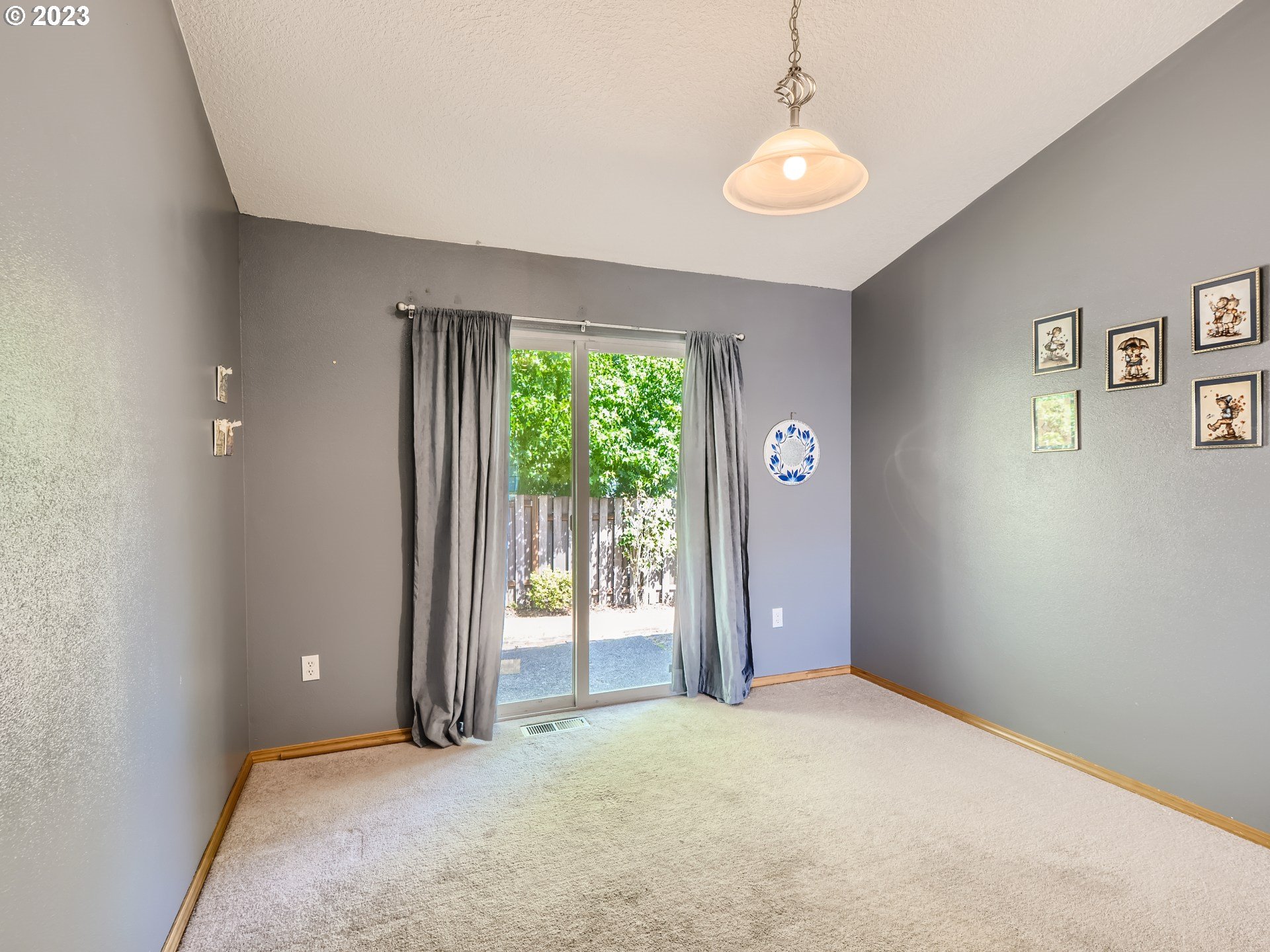 1112 SW IVORY LOOP