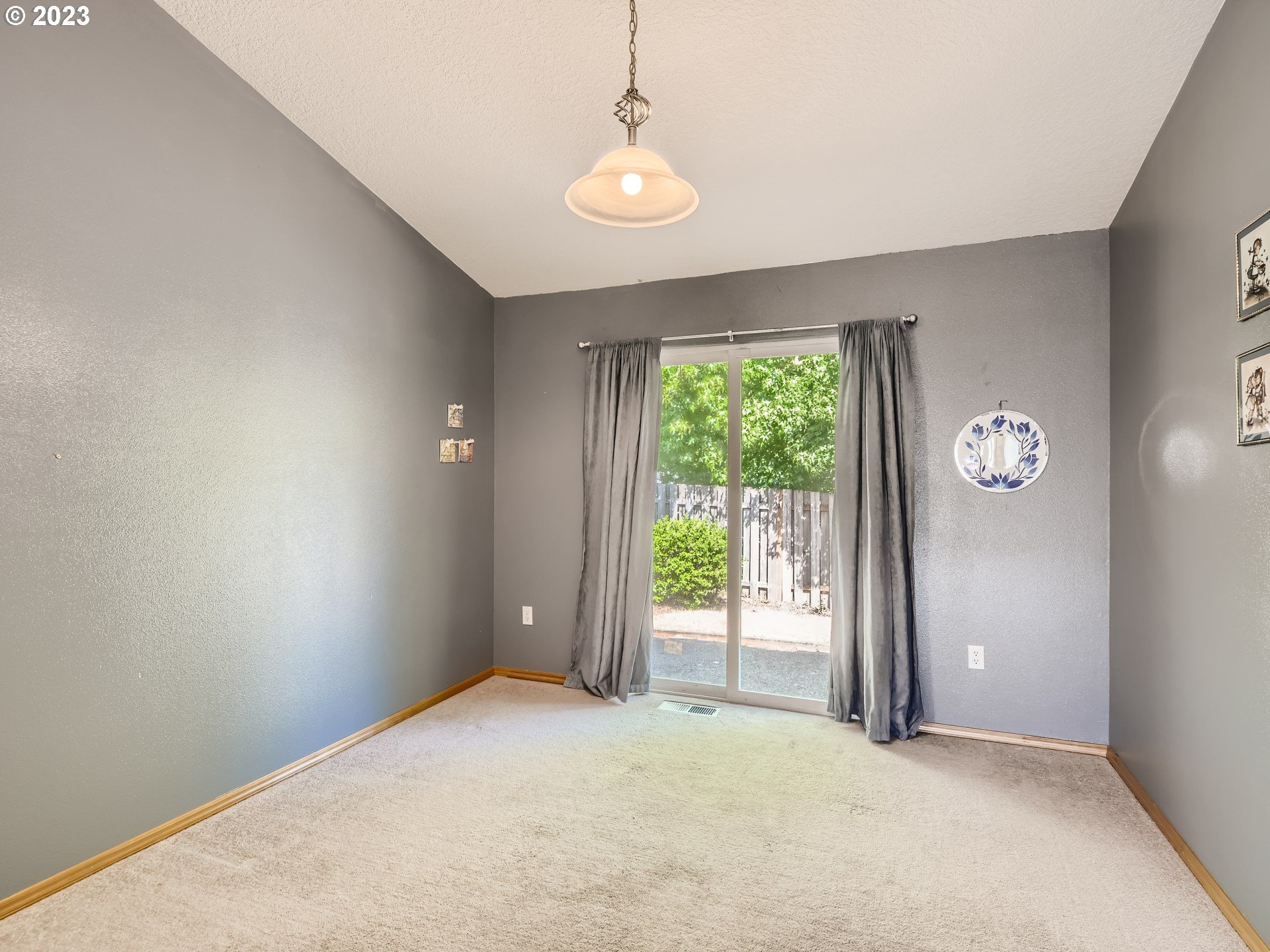 1112 SW IVORY LOOP