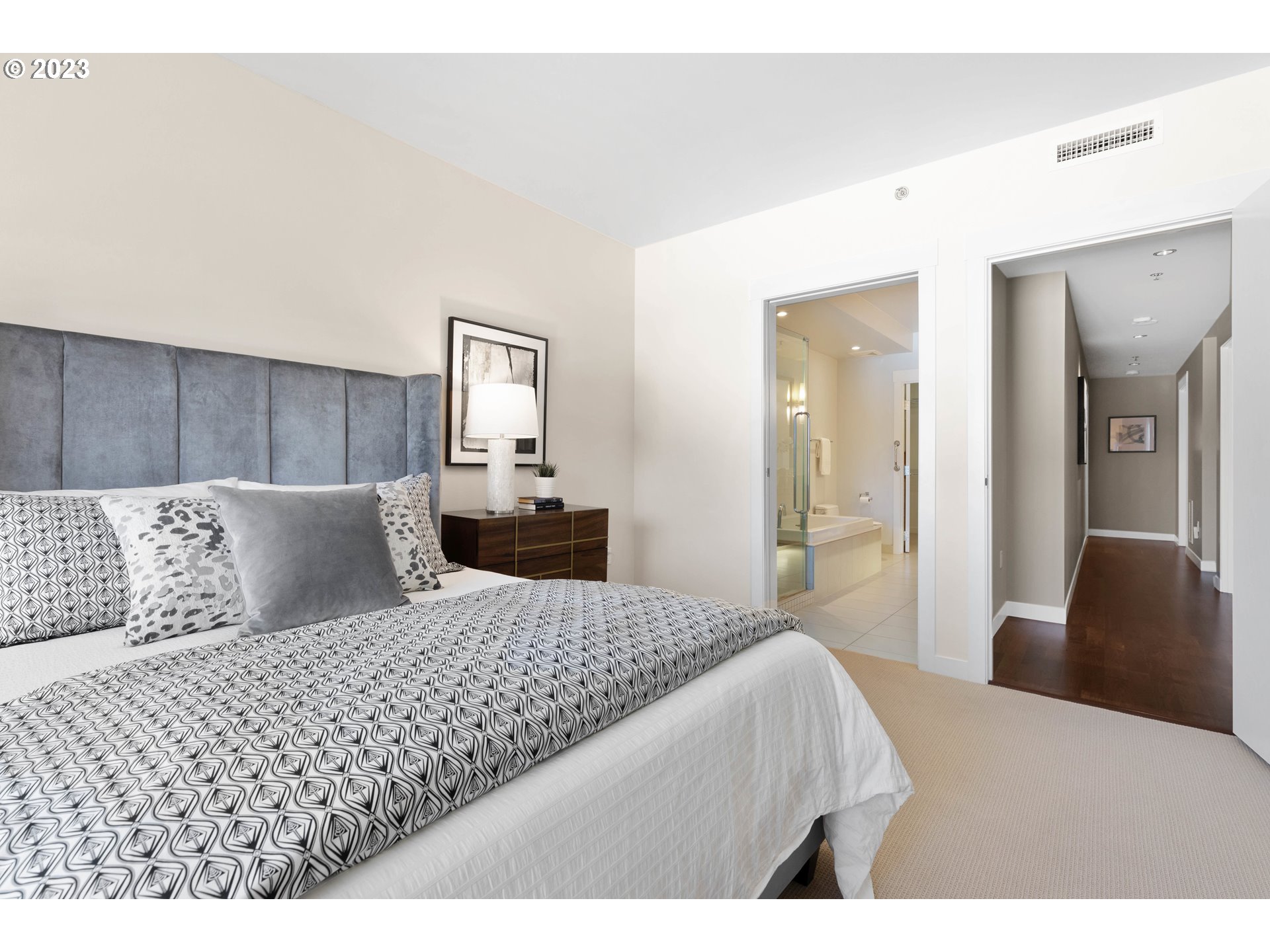 1310 NW NAITO PKWY 505