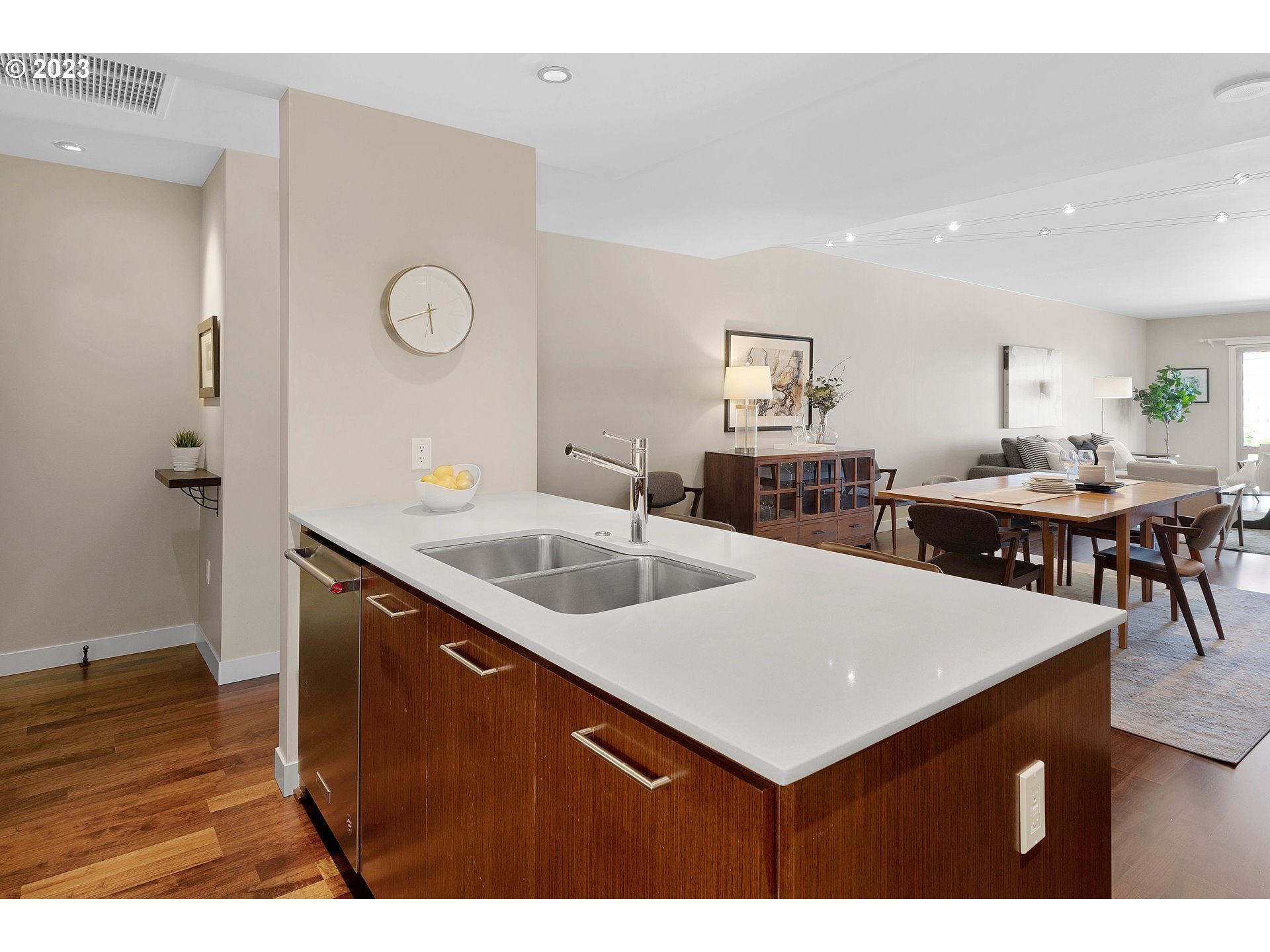 1310 NW NAITO PKWY 505