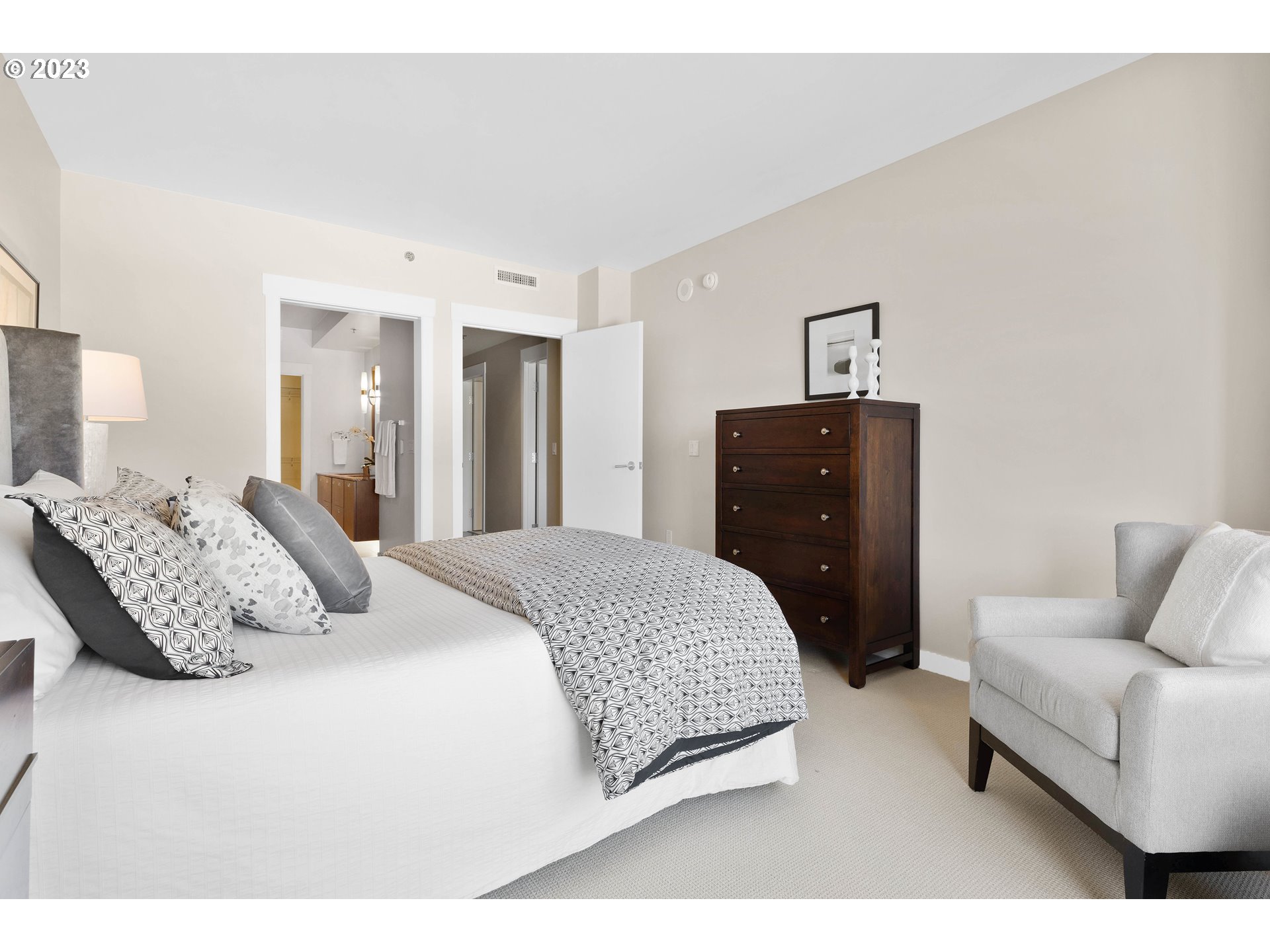 1310 NW NAITO PKWY 505