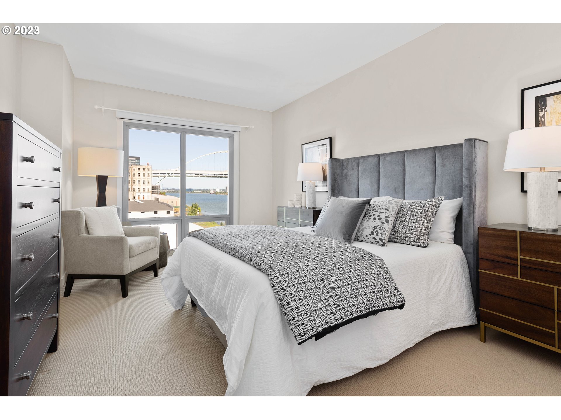 1310 NW NAITO PKWY 505