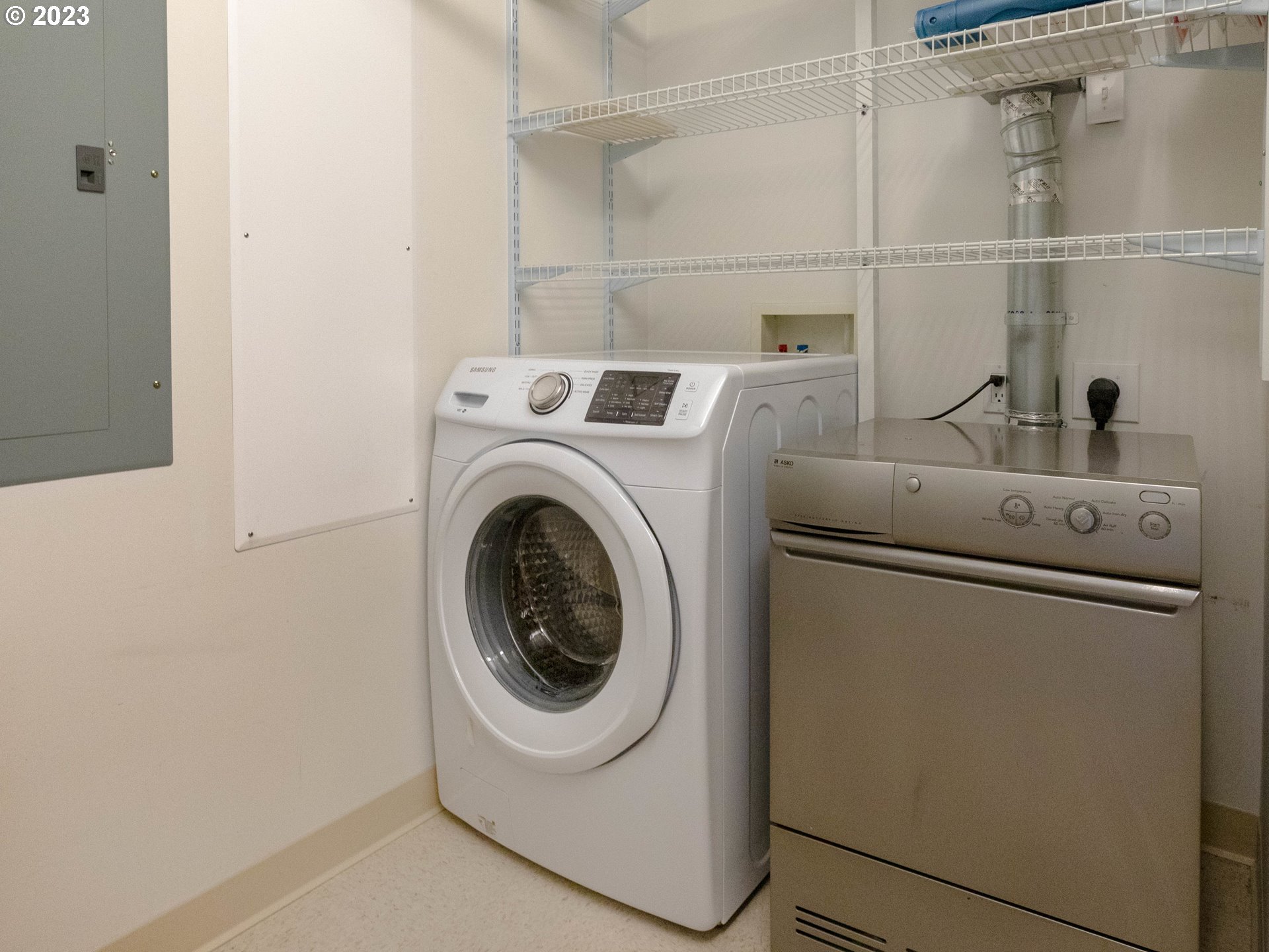 1310 NW NAITO PKWY 505