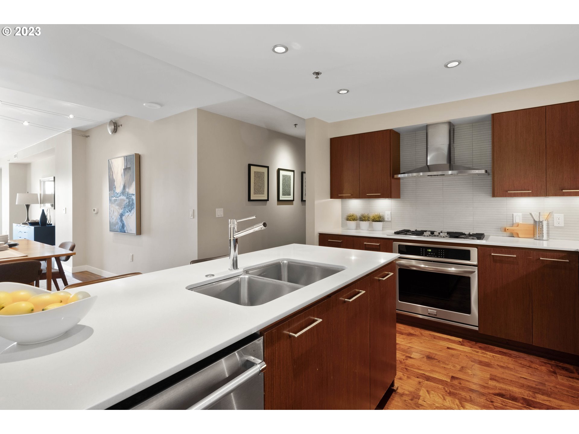 1310 NW NAITO PKWY 505