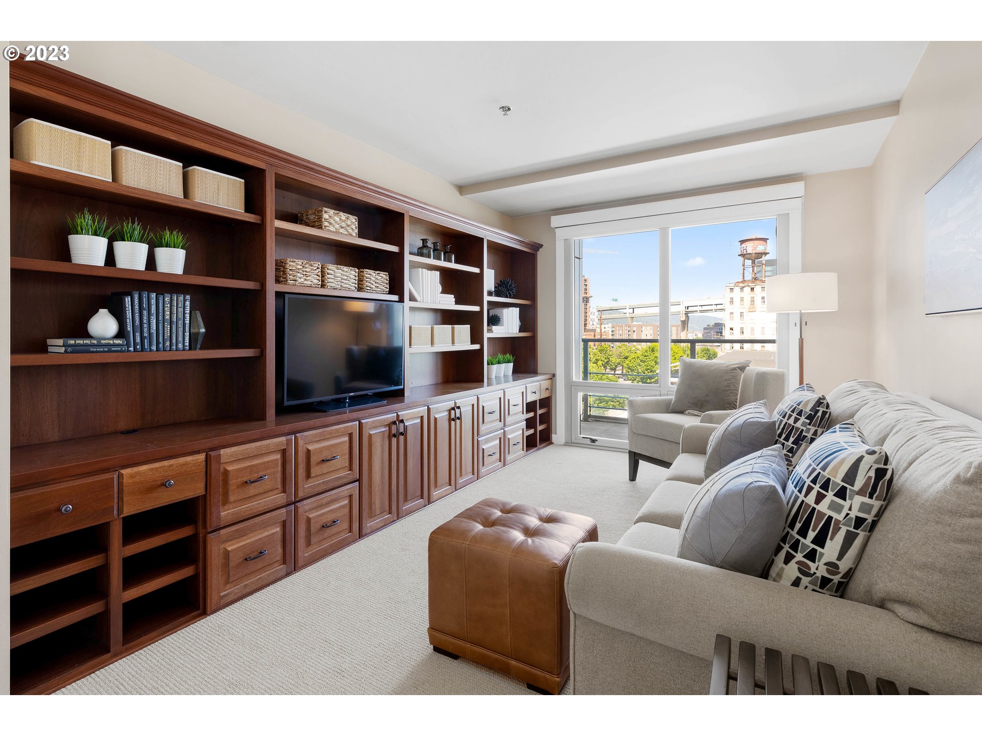 1310 NW NAITO PKWY 505