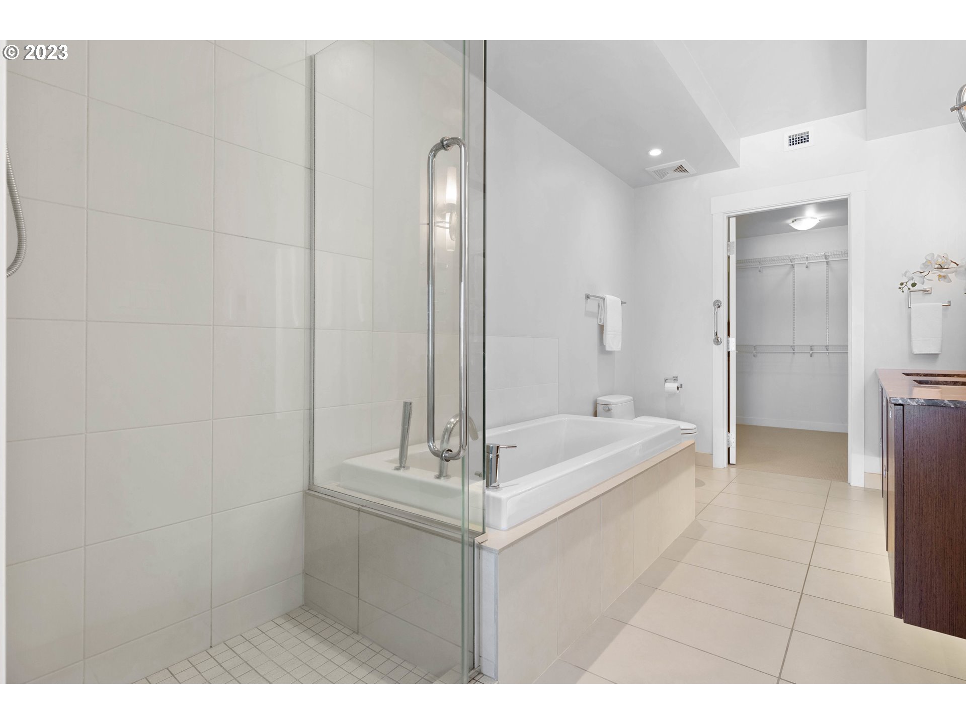 1310 NW NAITO PKWY 505