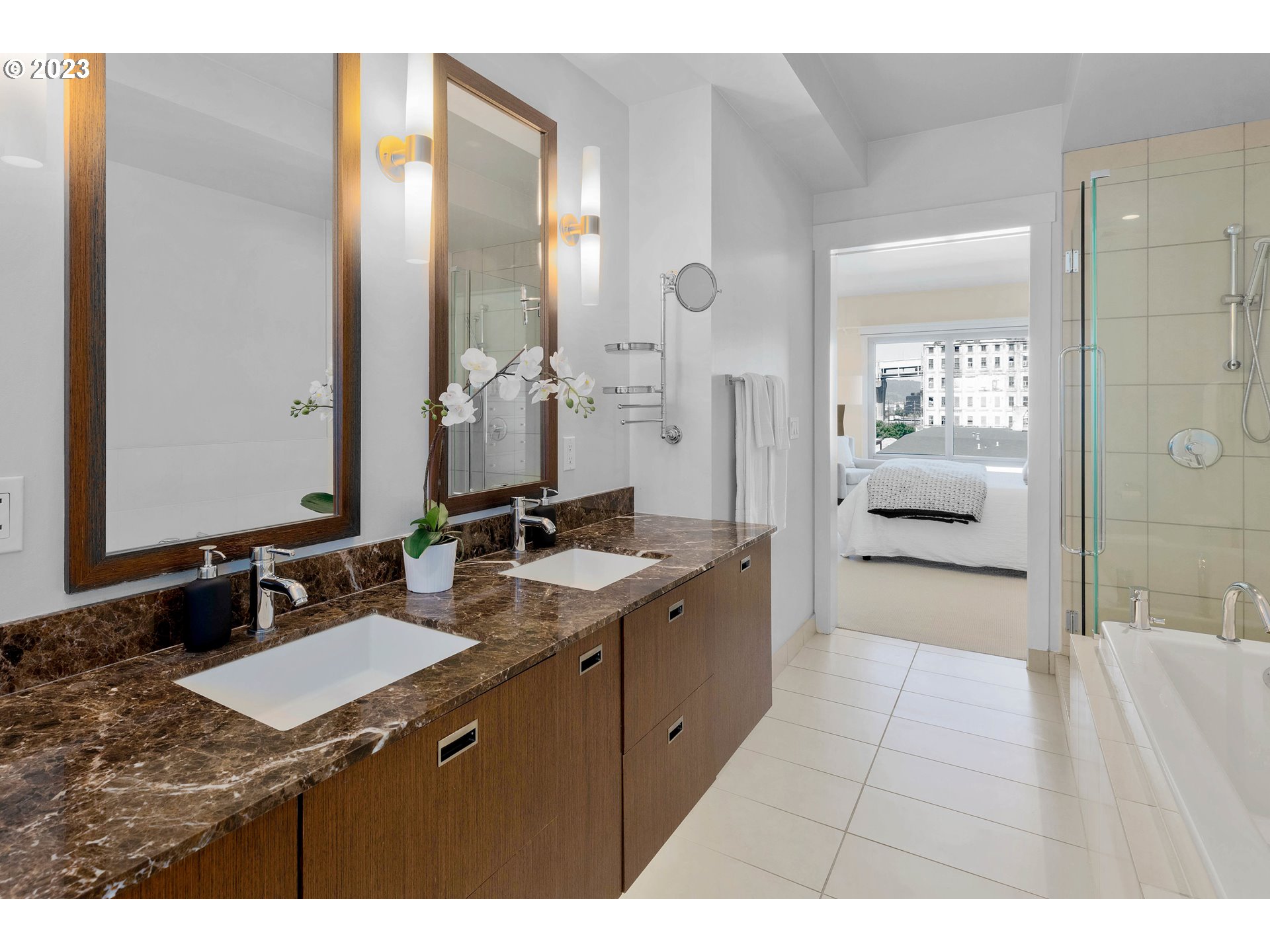 1310 NW NAITO PKWY 505