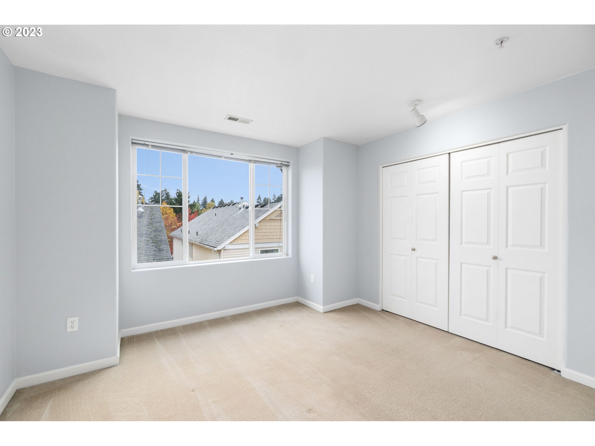 10376 NE SNOQUALMIE ST