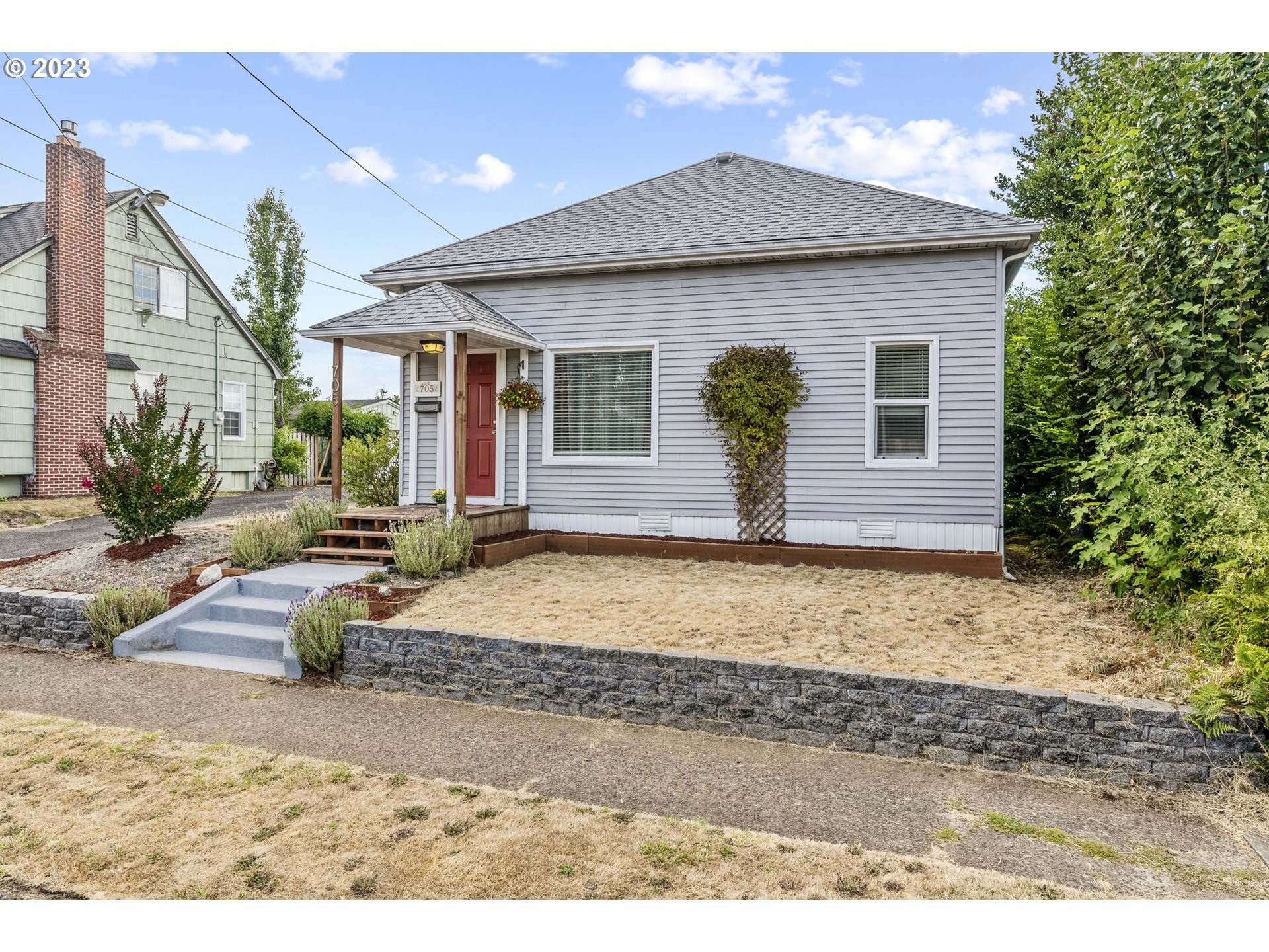 705 N 7TH AVE