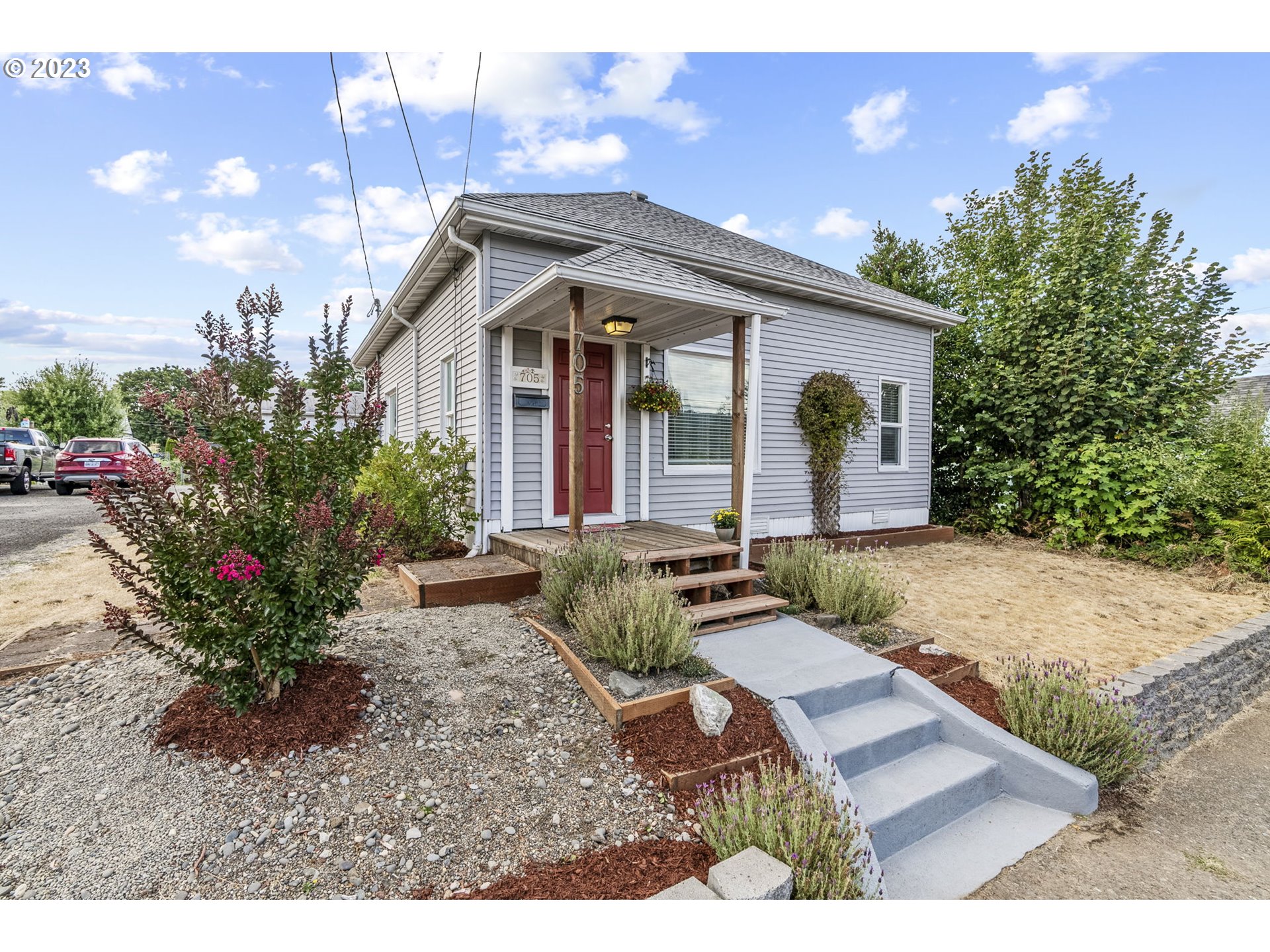 705 N 7TH AVE