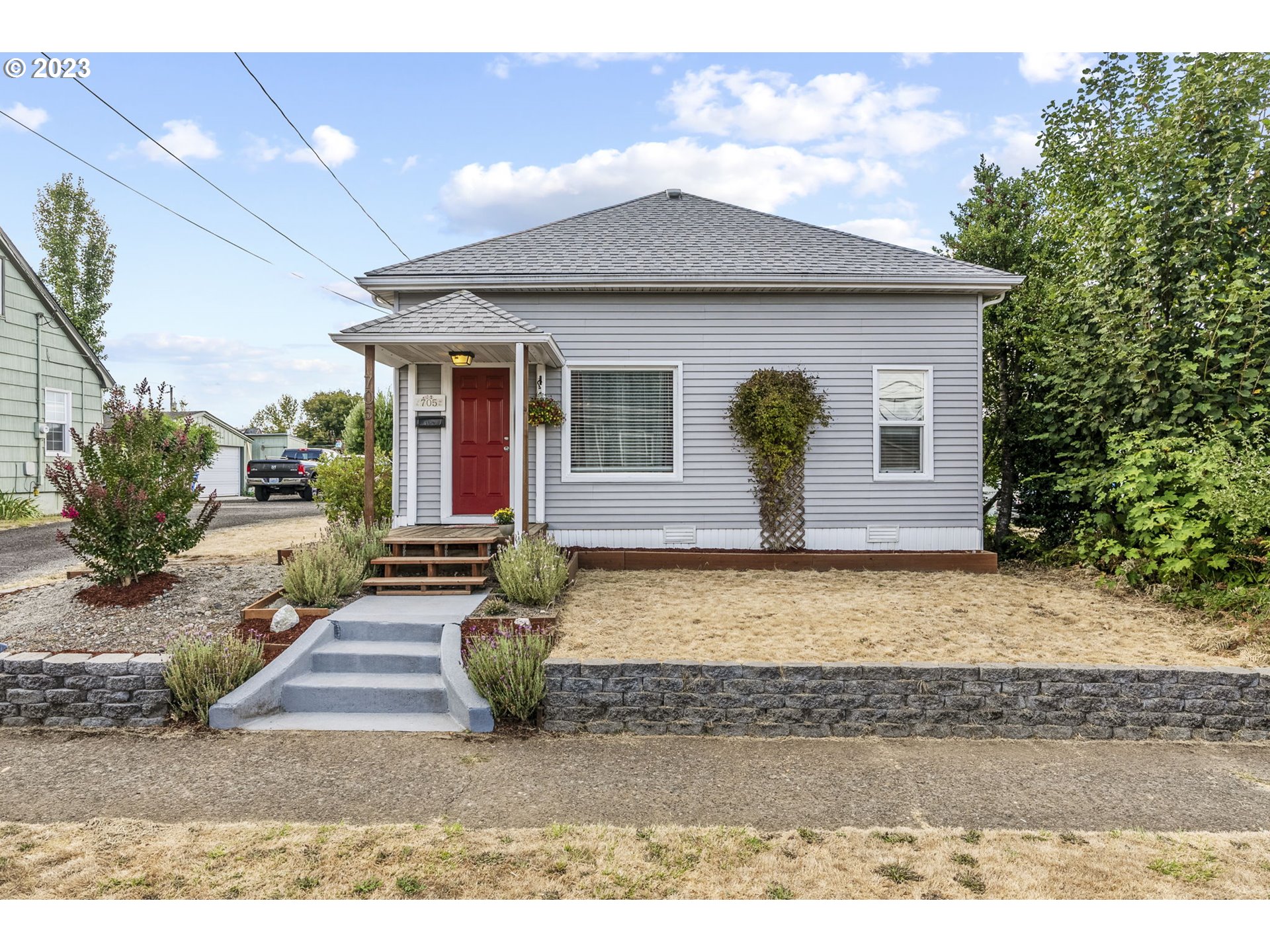 705 N 7TH AVE