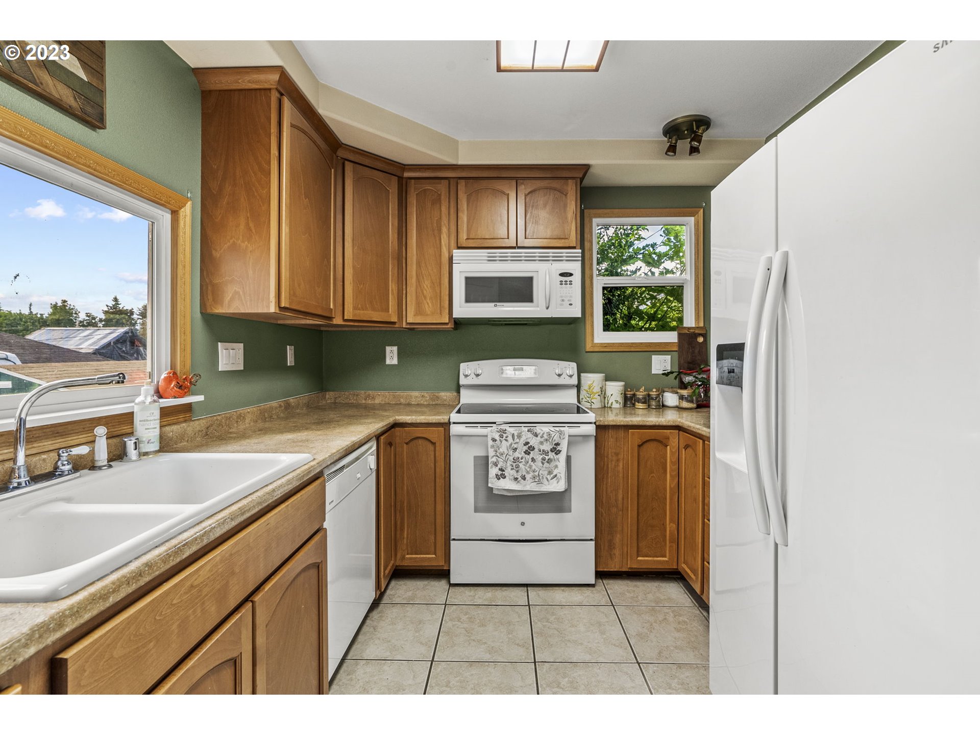 705 N 7TH AVE