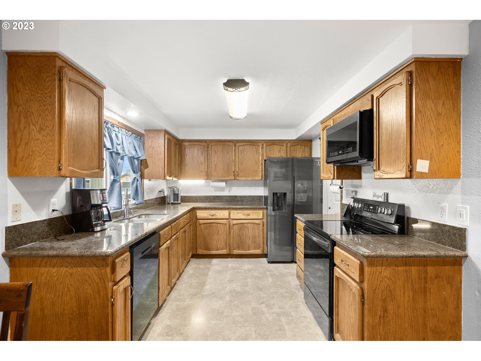 8844 SE CASABLANCA CT