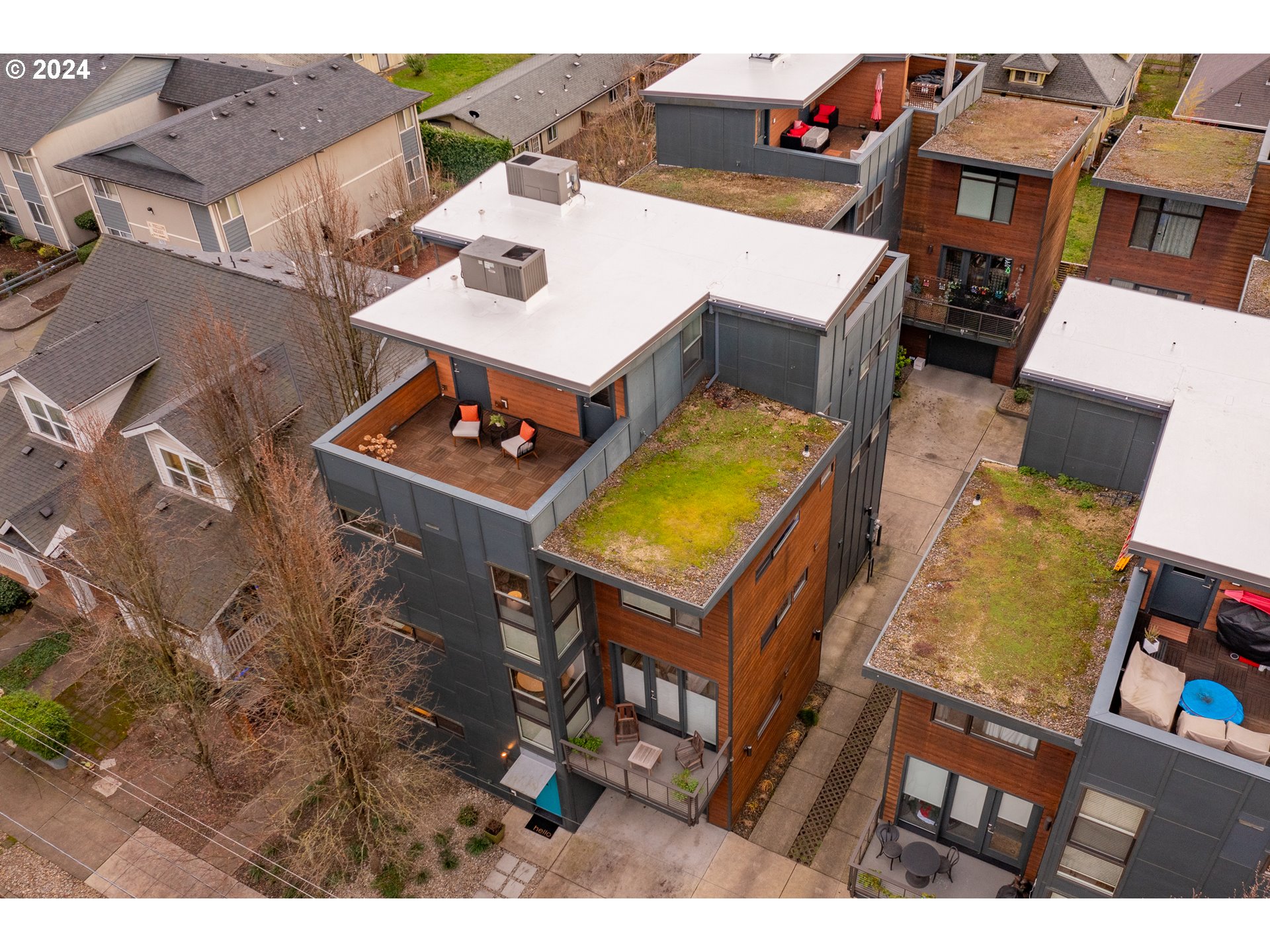 528 NE SACRAMENTO ST