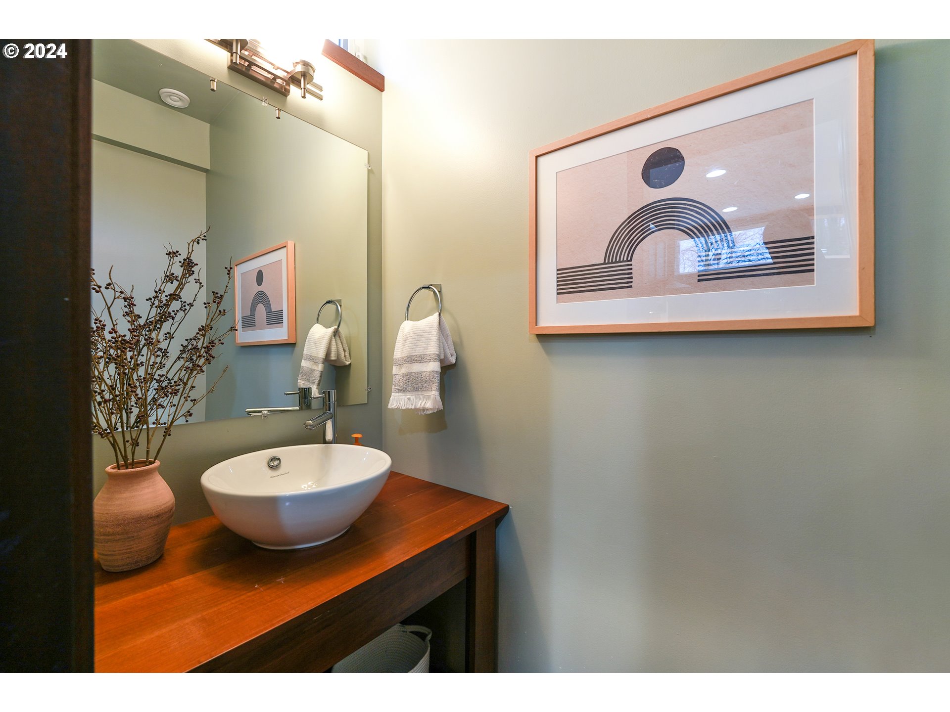 528 NE SACRAMENTO ST