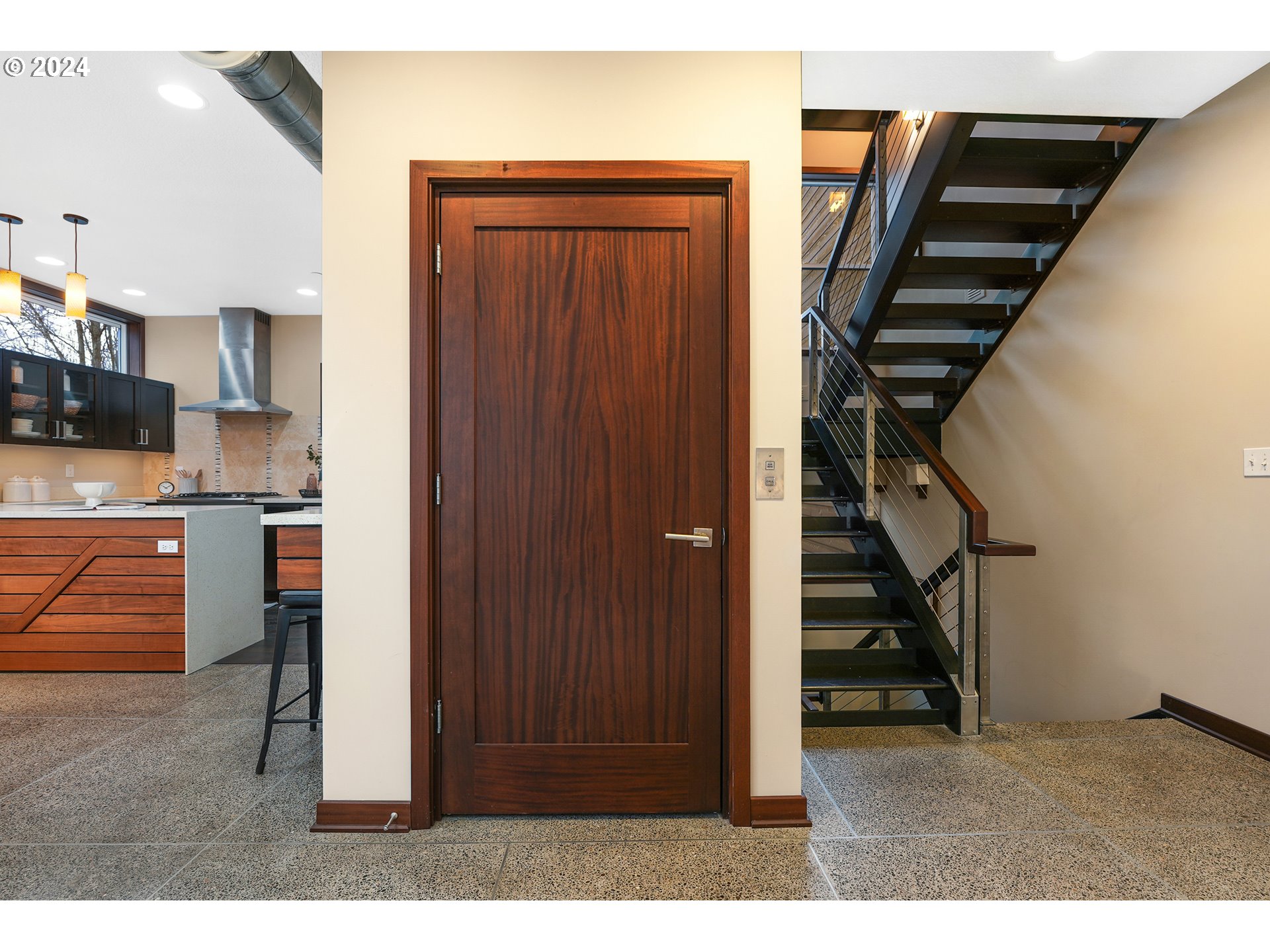 528 NE SACRAMENTO ST