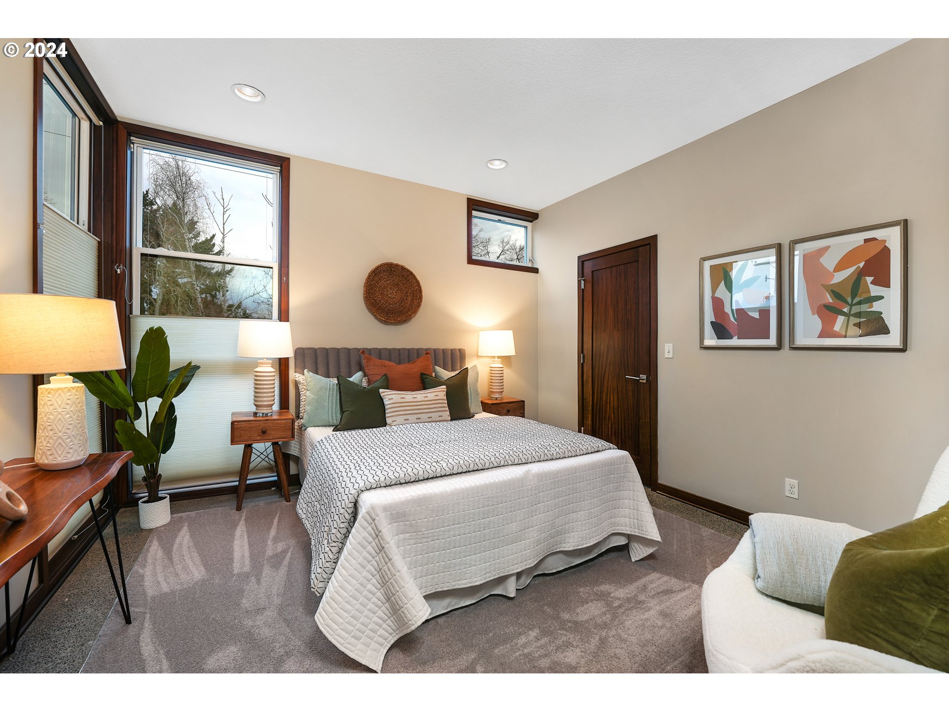 528 NE SACRAMENTO ST