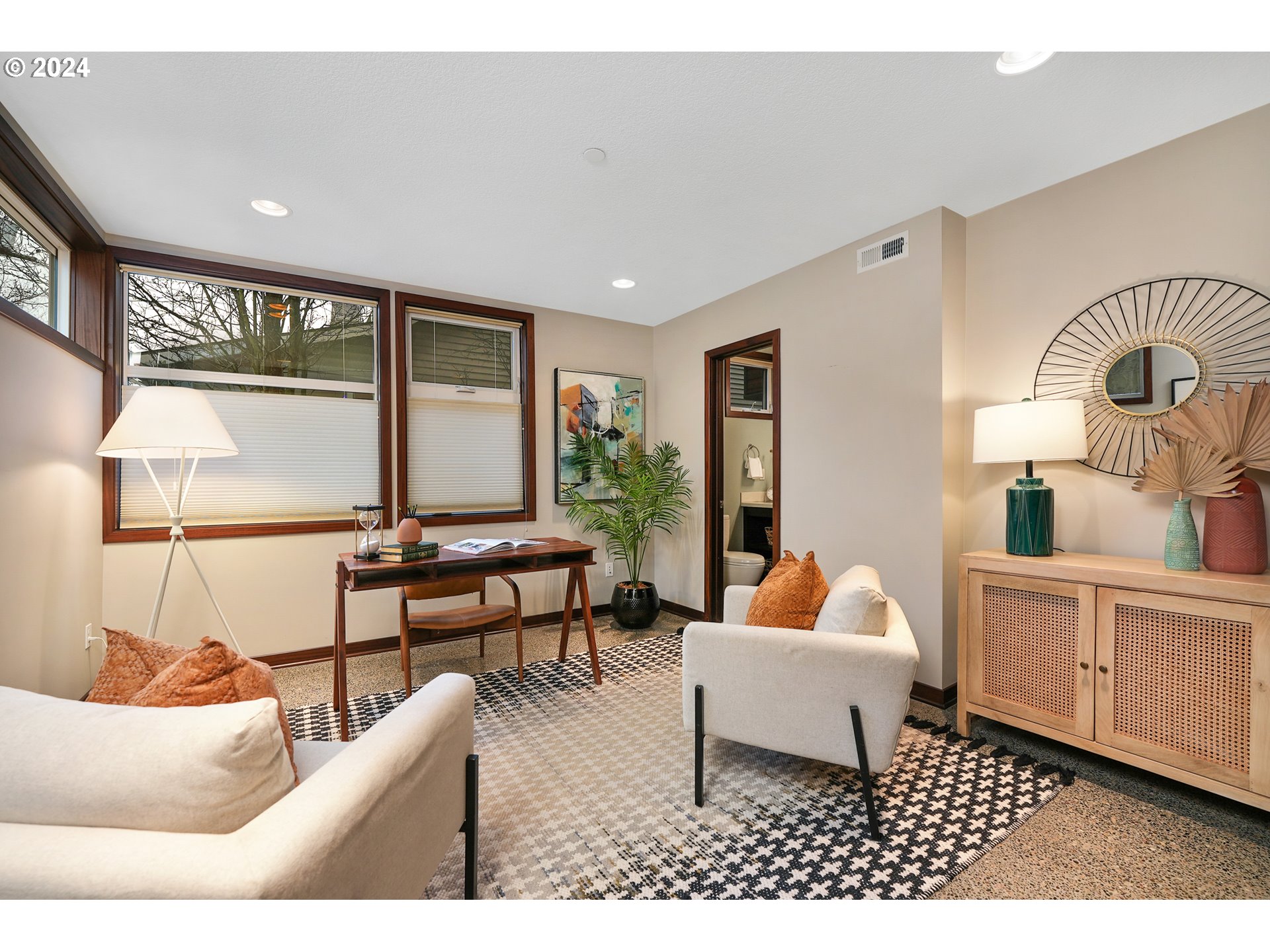 528 NE SACRAMENTO ST