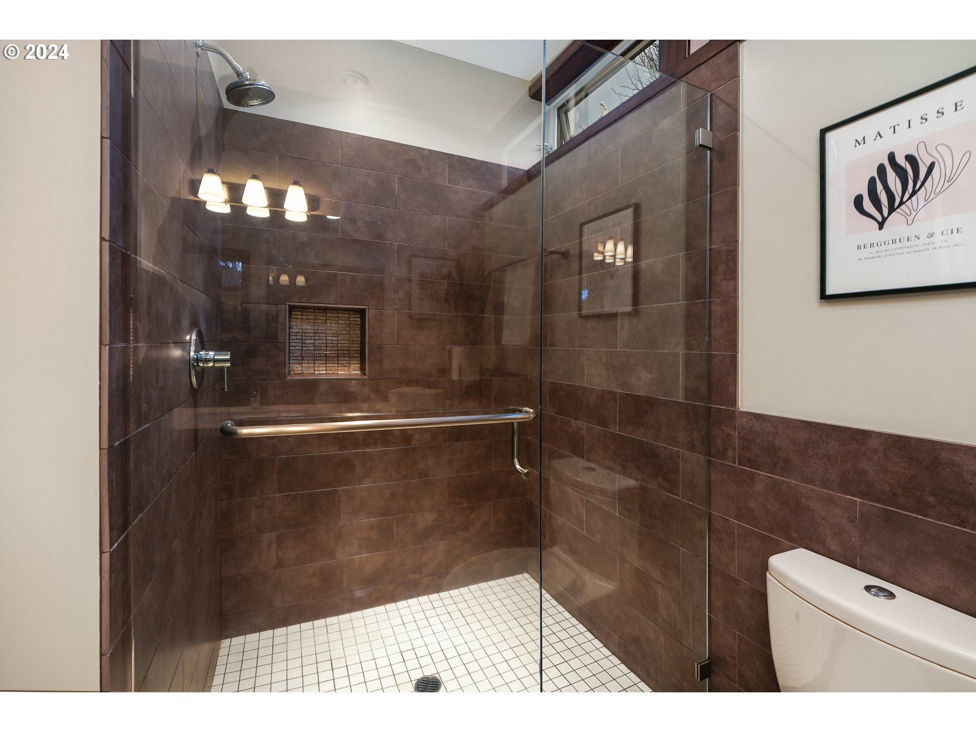 528 NE SACRAMENTO ST