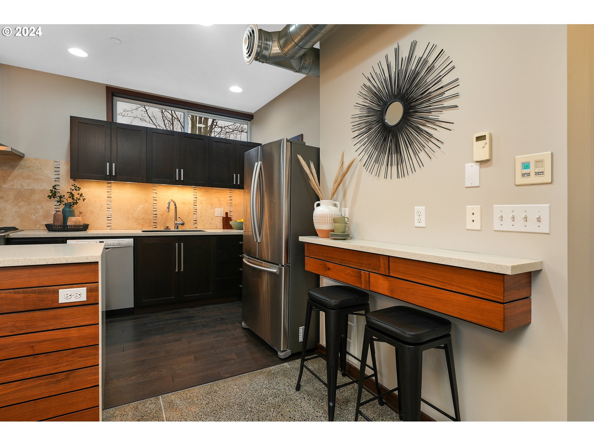 528 NE SACRAMENTO ST