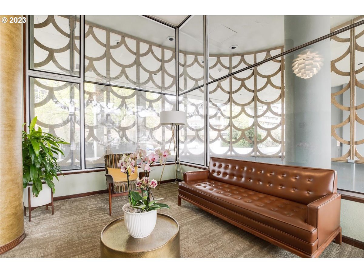 1220 NE 17TH AVE Unit: 6B