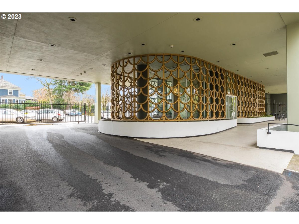 1220 NE 17TH AVE Unit: 6B