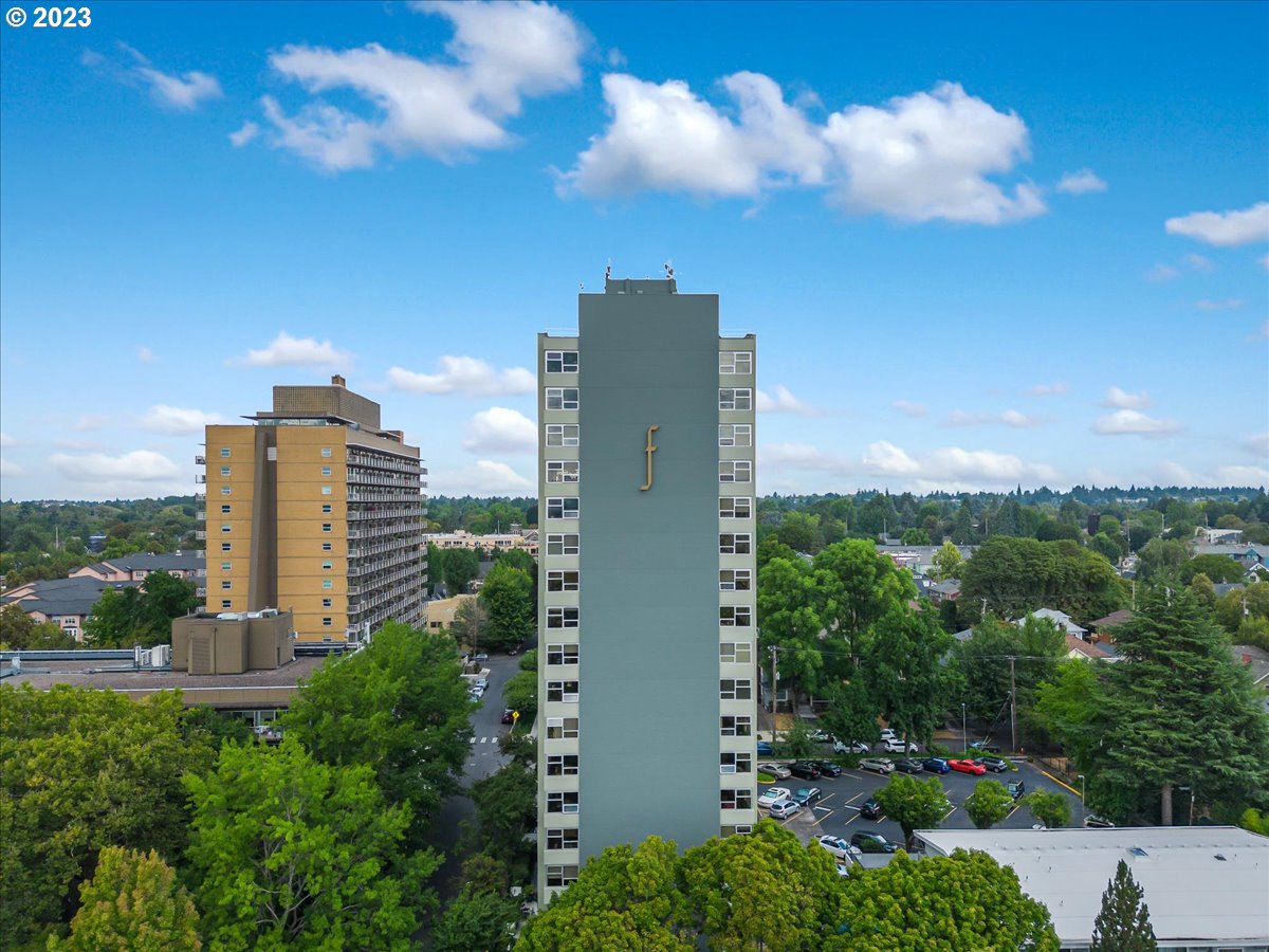 1220 NE 17TH AVE Unit: 6B