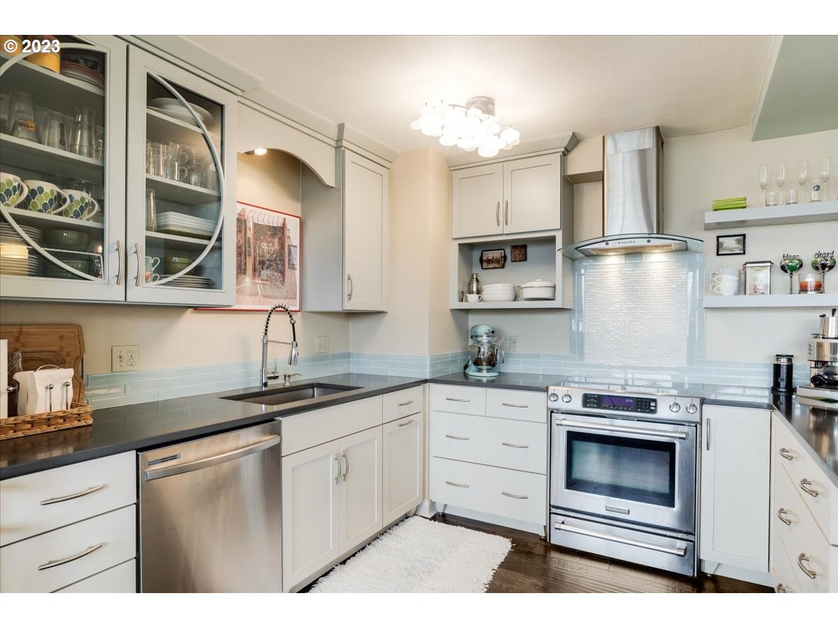 1220 NE 17TH AVE Unit: 6B