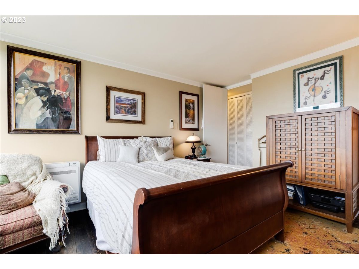 1220 NE 17TH AVE Unit: 6B