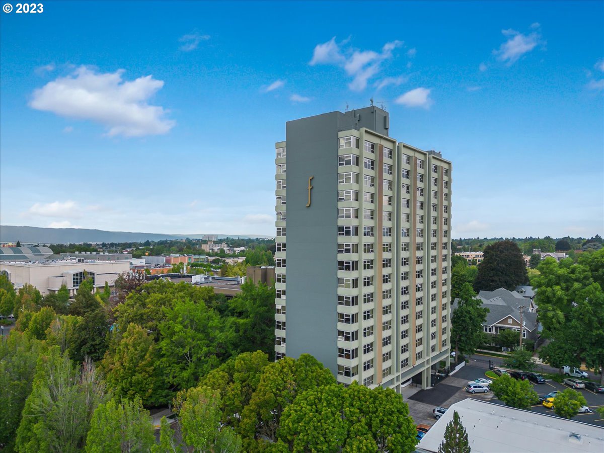 1220 NE 17TH AVE Unit: 6B