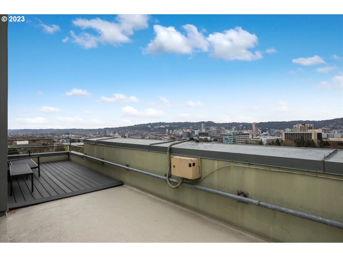 1220 NE 17TH AVE Unit: 6B